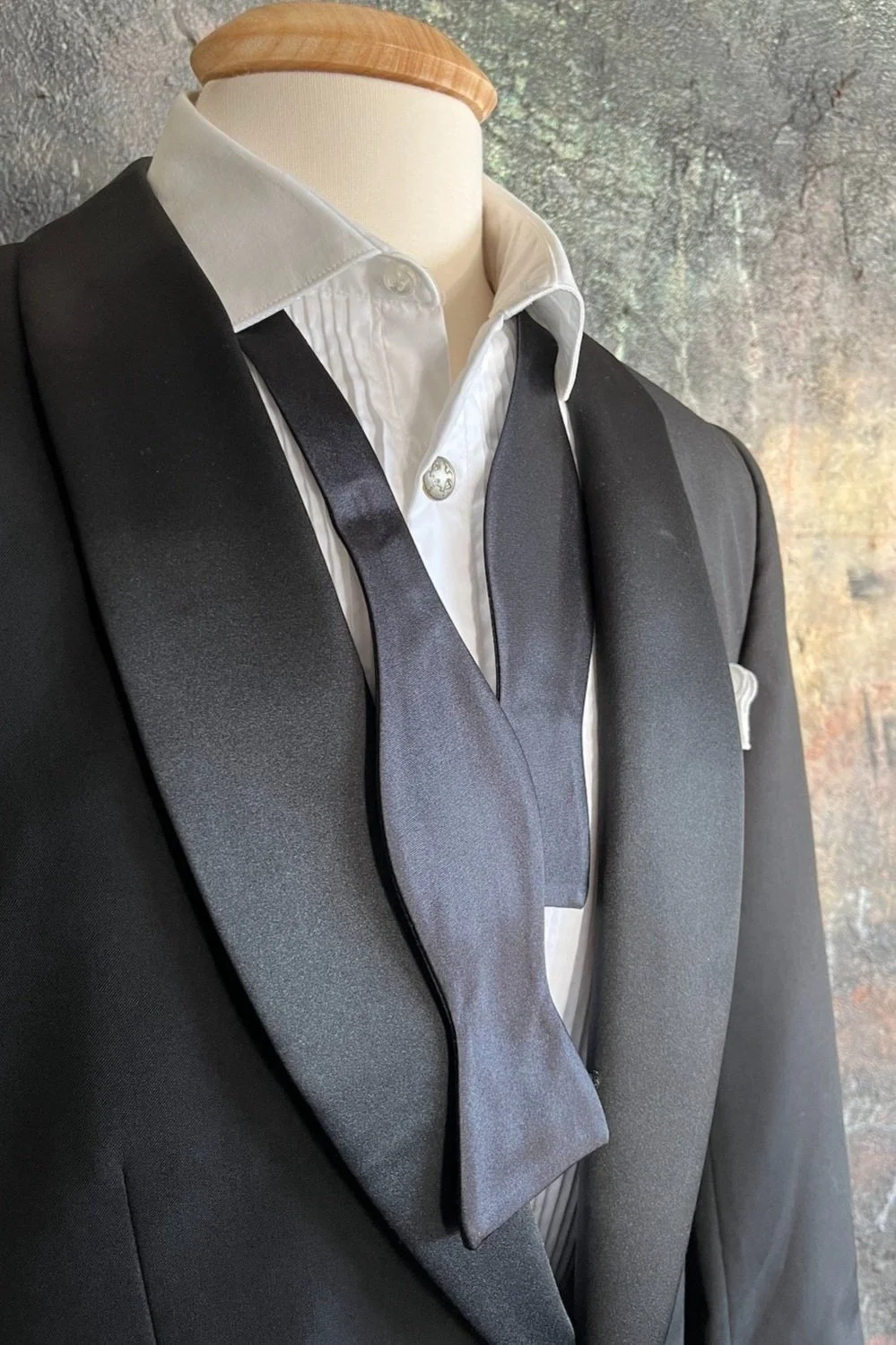 Black satin silk classic butterfly self-tied bow tie. Made in Italy