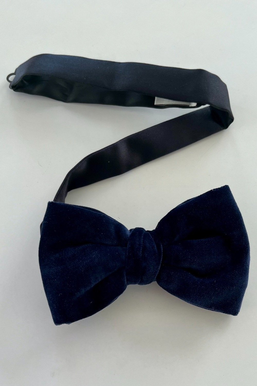 Navy blue velvet, classic butterfly, bow tie, pre-tied