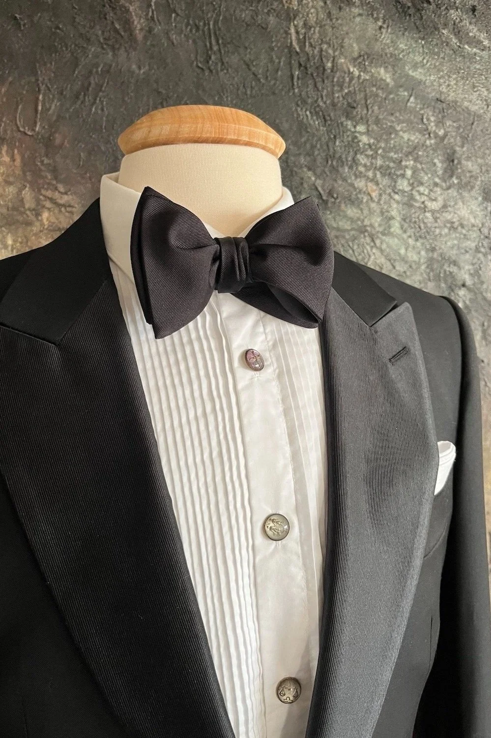 This is a large, black, grosgrain, butterfly, bow tie.  It is self-tied.