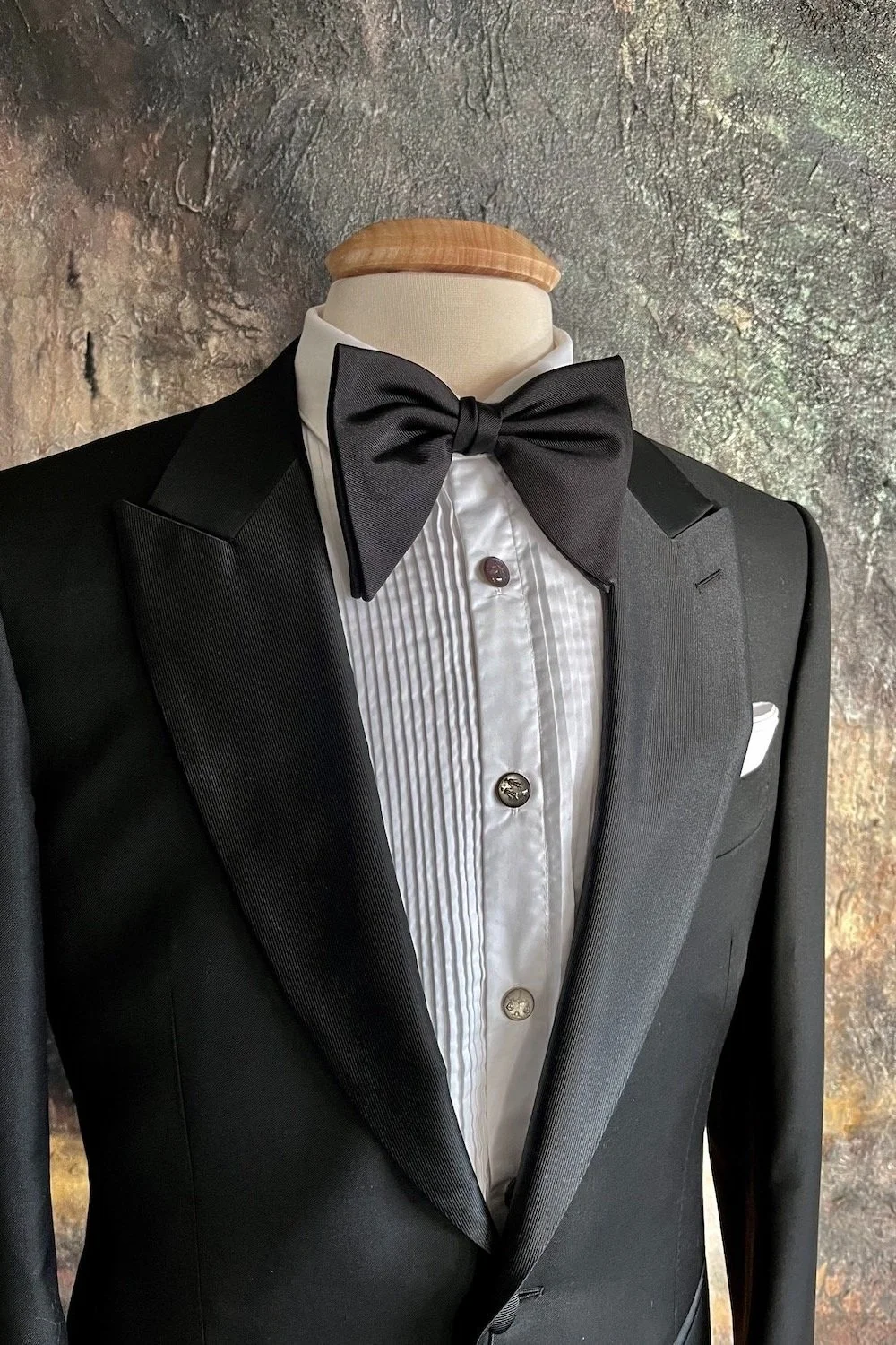 Large butterfly bow tie grosgrain -- pre-tied