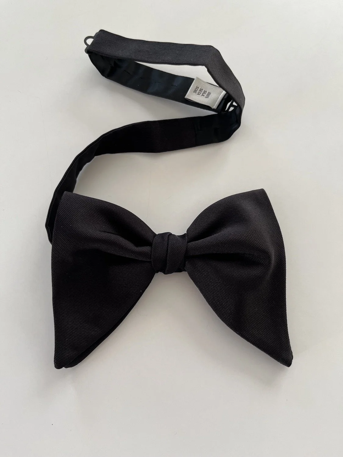 Large butterfly bow tie grosgrain -- pre-tied