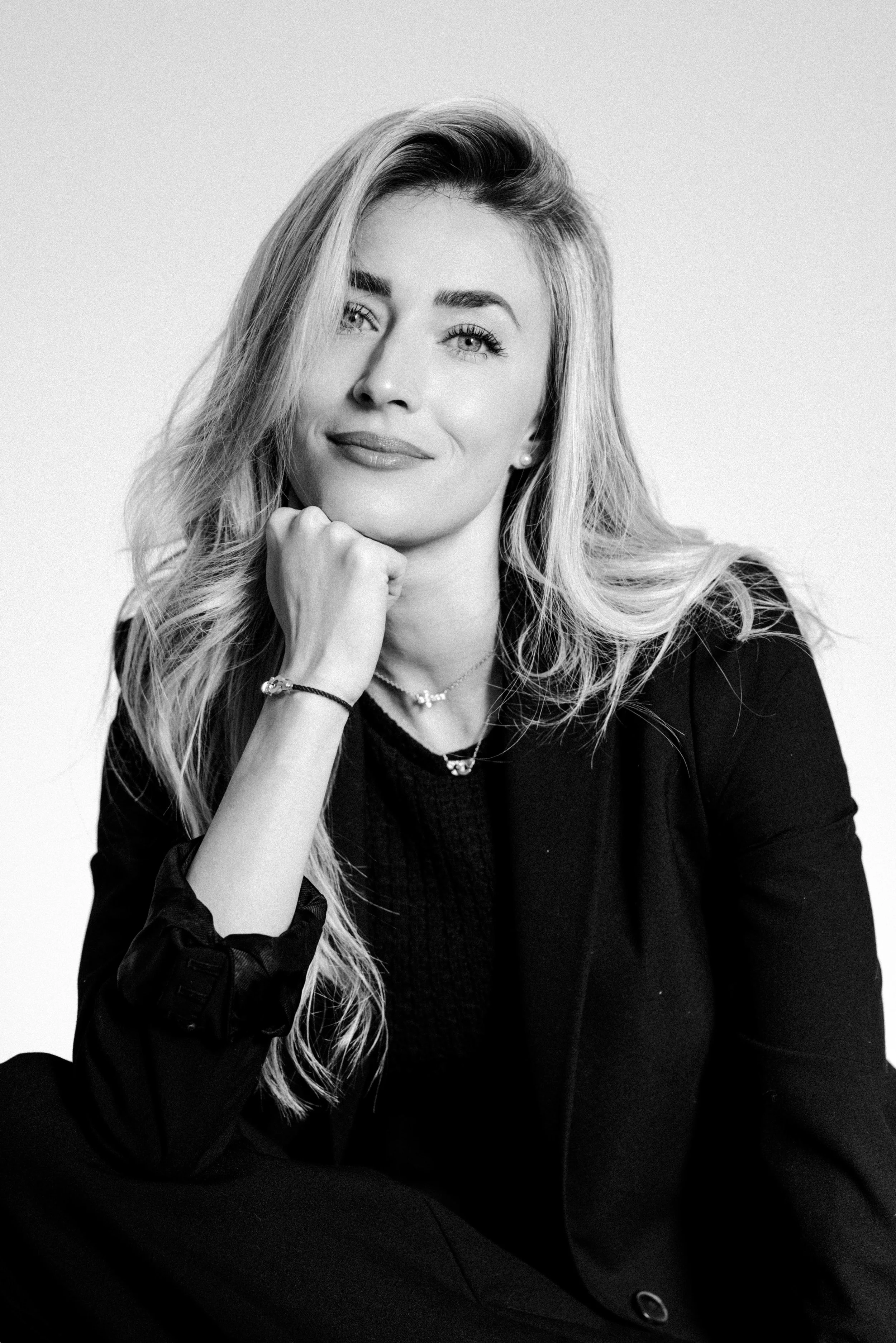 business woman, community manager based in Ajaccio