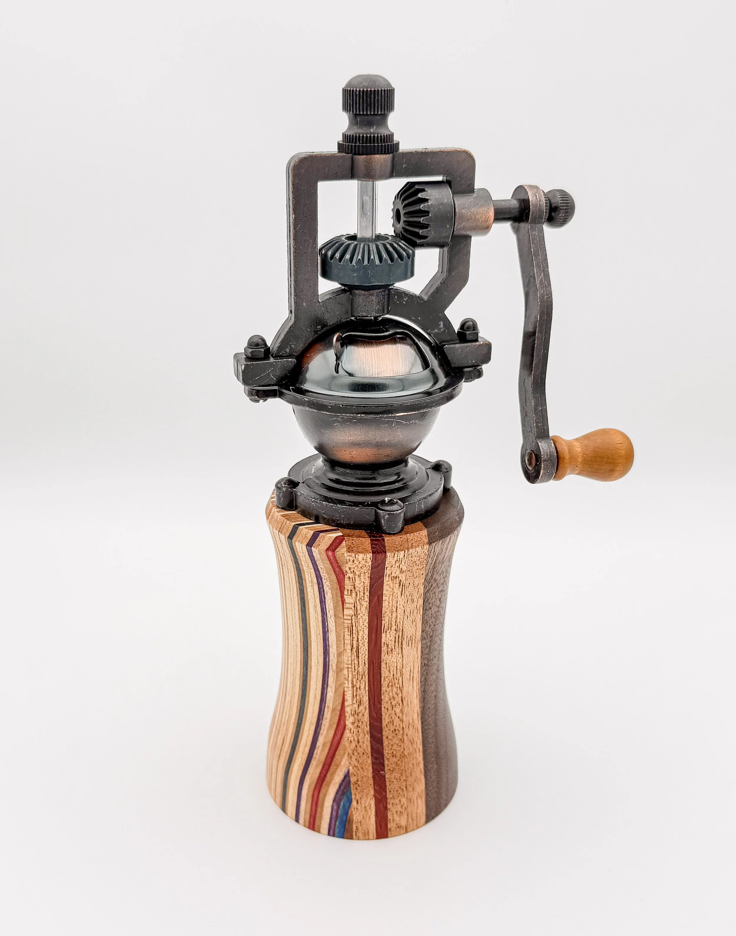 En — Antique Pepper Mill