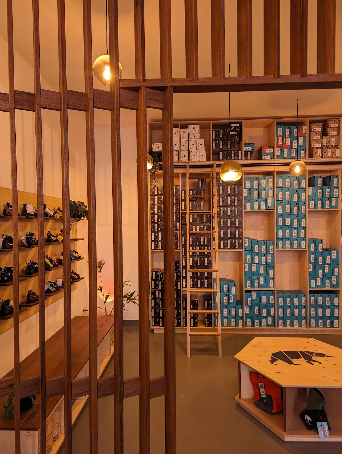 Retail - Beest Boulders Den Haag