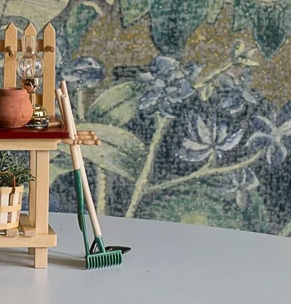 miniature-shumakercurated-pottingbench.jpg