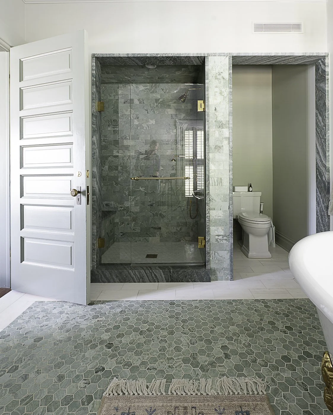 orrington-shumakercurated-primarybathwest.jpg