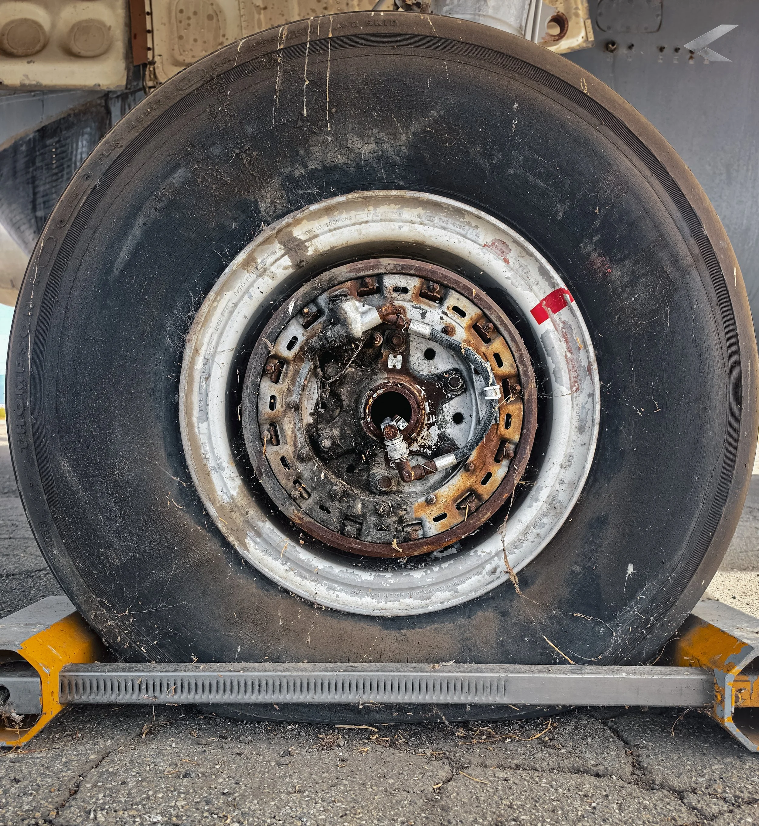 EC-121 Landing Gear Before Dry ice Blasting Subzero.jpg
