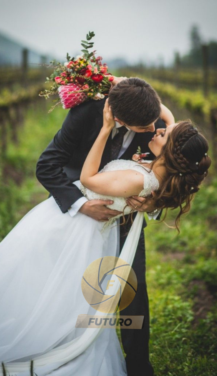 Cobertura completa de boda video y fotografia profesional tipo CINE, ideas fotos familiares retrato editorial, dron, cabina de fotos para boda, fotos profesionales, mejores locaciones para casarse, servicios para bodas en bogota colombia - FUTURO  
