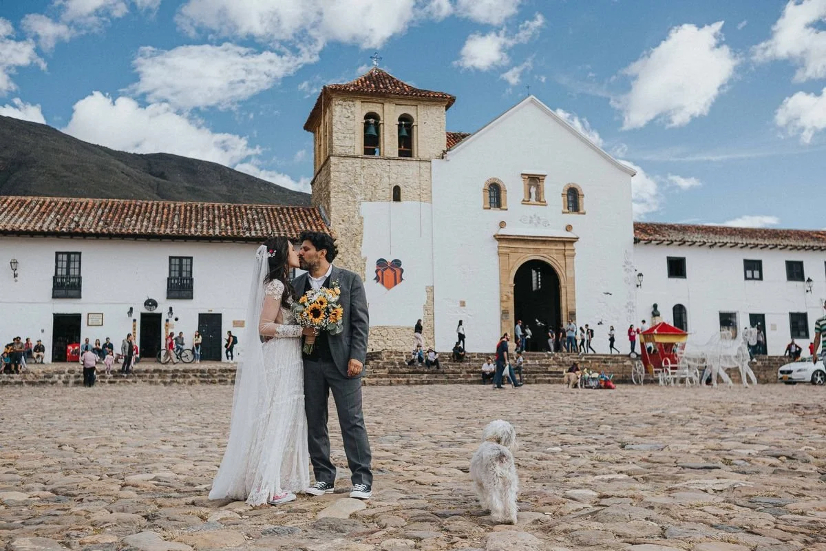 Boda o matrimonio en villa de leyva. Servicios audiovisuales de fotografia y video para bodas/matrimonio. Mejor servicio de foto y video para bodas. Sesion fotografica antes de la boda (pre-boda). Vestido de novia, smoking. En Bogota Colombia