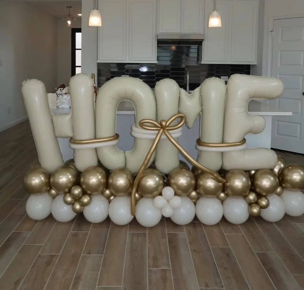 Okay realtors&hellip; hear me out 🏡✨
Imagine your clients walking into their new home and THIS is waiting for them 😭🤍 Thoughtfully styled, and completely done with your client in mind 

#centralflpartyplanner #brevardcountyfl #floridapartyplanner 