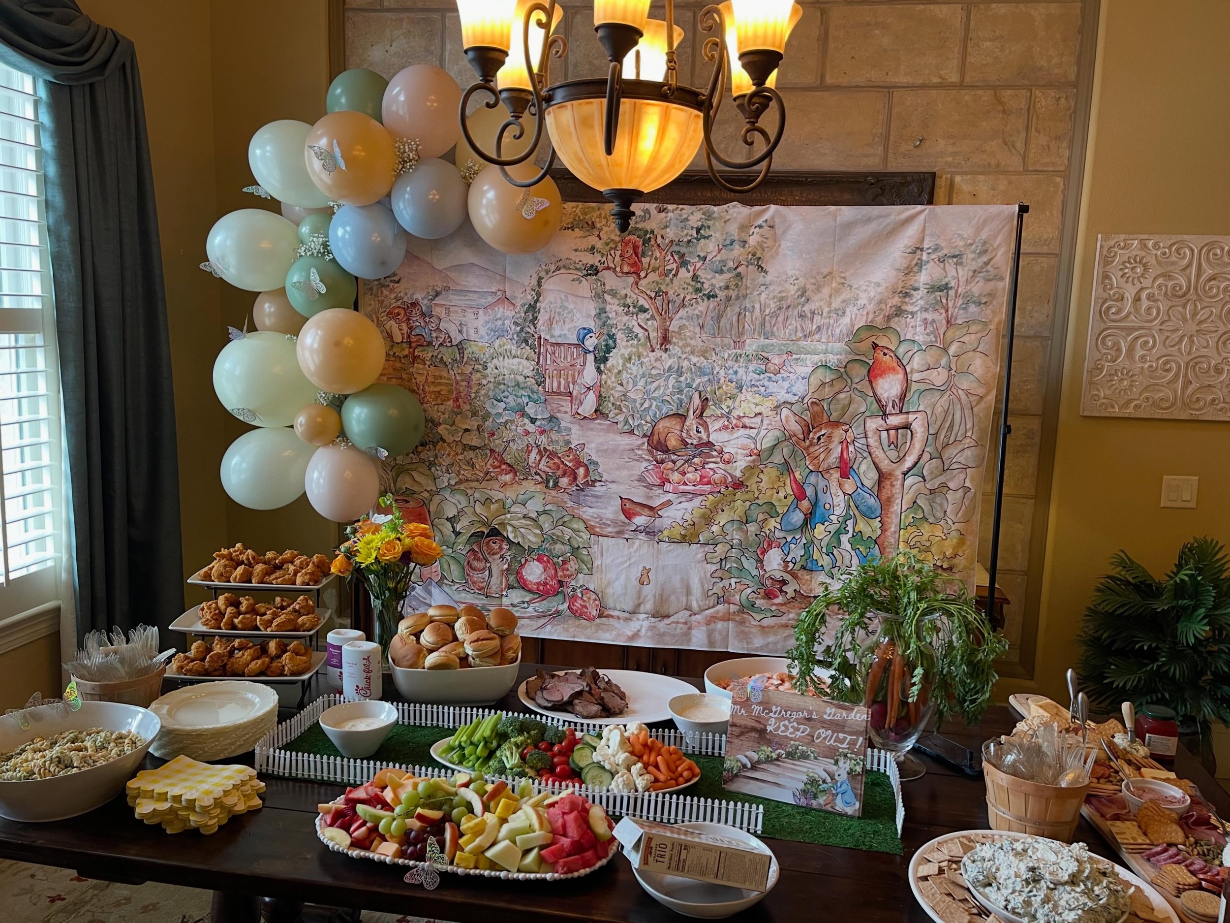 This sweet little setup felt like stepping straight into a storybook and honestly.. spring entertaining is undefeated. 🤍 If you&rsquo;re planning a baby shower, birthday, brunch, or &ldquo;just because&rdquo; gathering this season&hellip; let&rsquo;