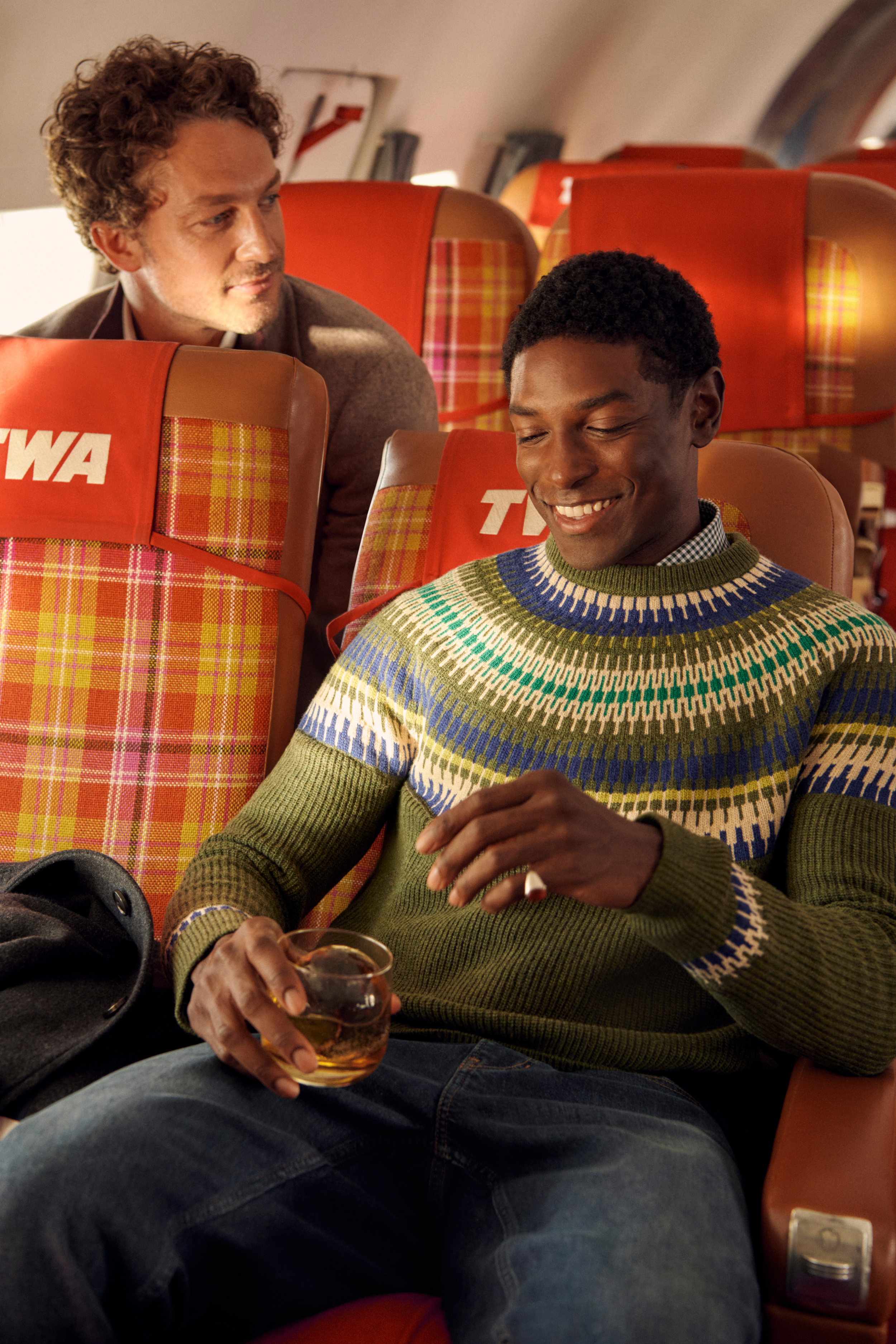 SHOT12_BUSINES S-CLASS-TRAVEL_ NOVEMBER_044.png