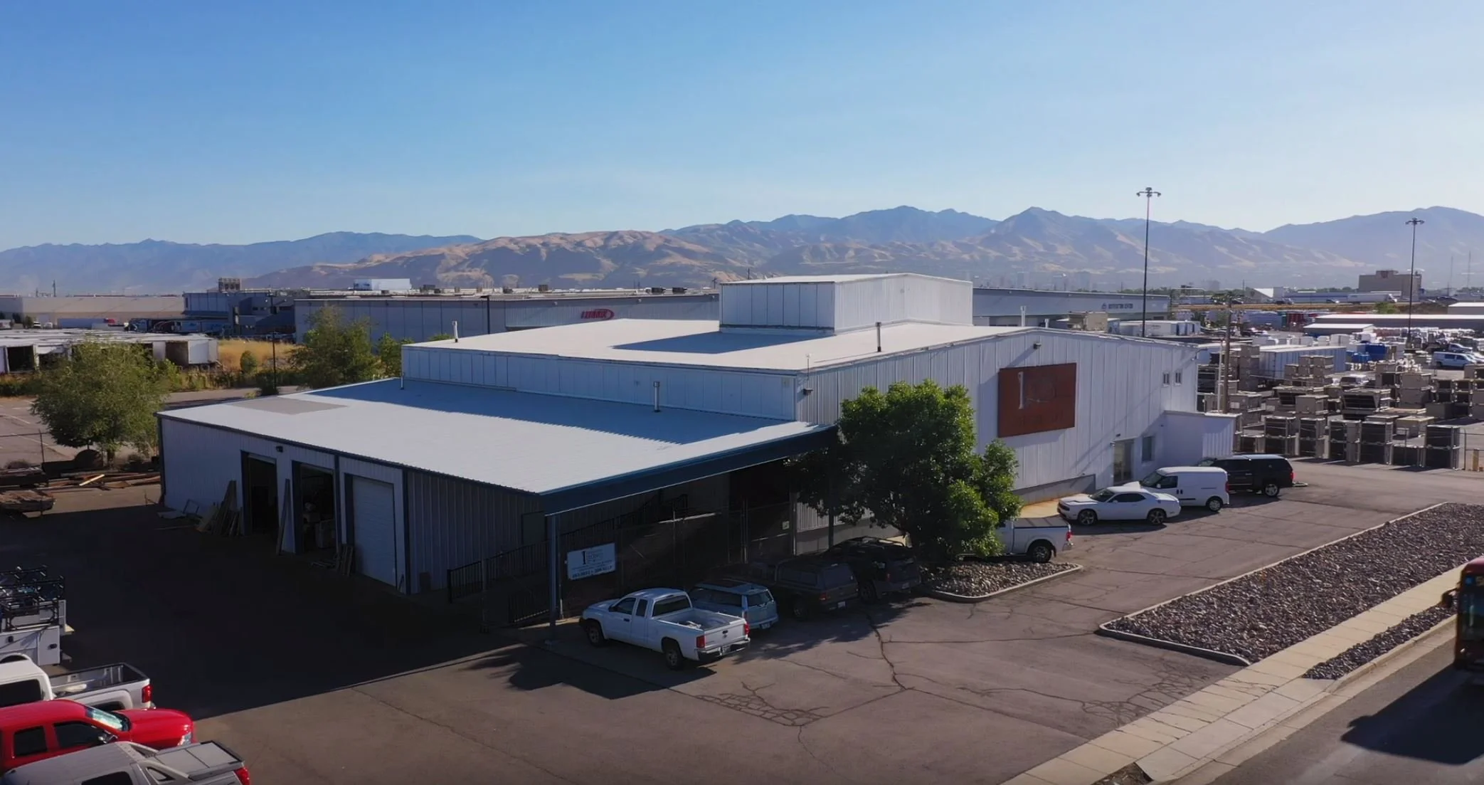 Innovative shop and office