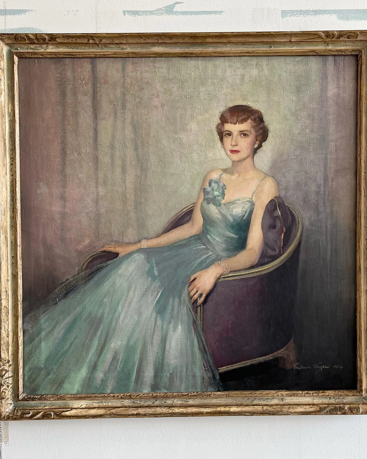 What a privilege to be able to restore a portrait of my client&rsquo;s mother! 💐
With expertise from my assistant @natasha_savic_harvey who is a trained conservator, we were able to bring back to life this gorgeous portrait and give it many more yea