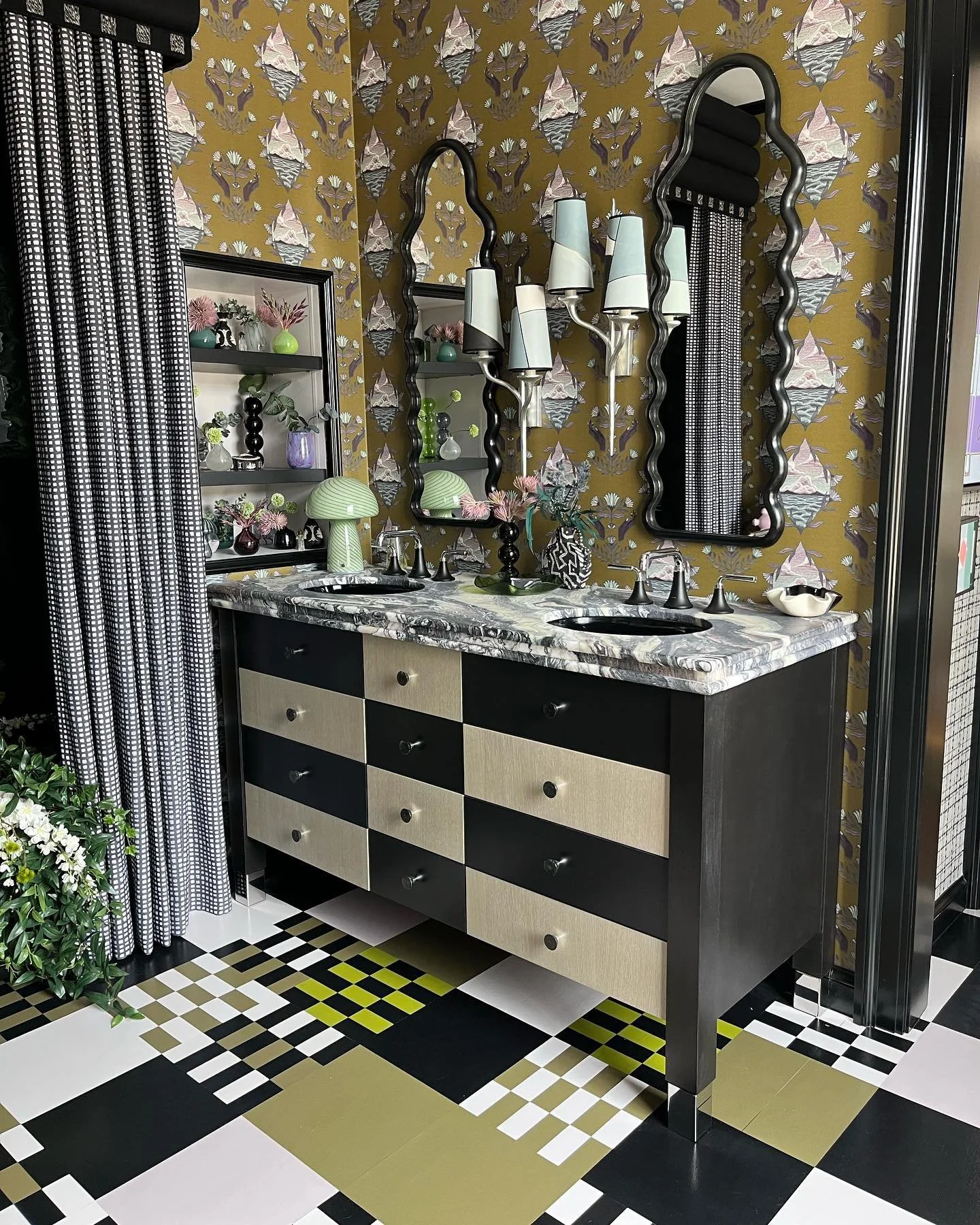 LFSH Showcase #3
&bull;
Collaboration with @stonetextile was a dream.
Elizabeth asked us to create a multi-colored checkered floor pattern that would elevate her Jack and Jill bathroom in the main house to the next level.
This room is so vibrant, so 