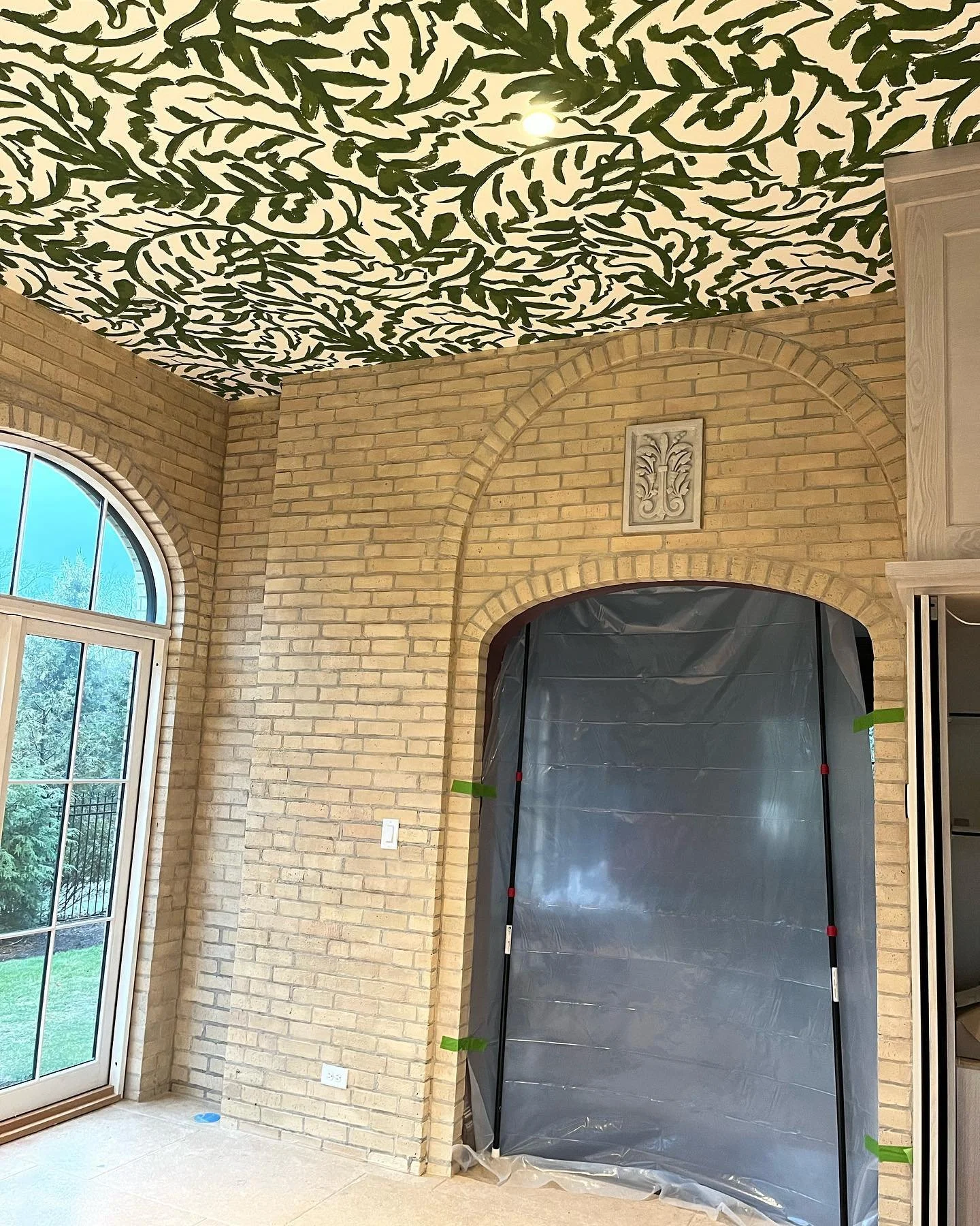 Recent project in the sunroom for @younghuh 
We painted and distressed bare bricks on two arched doorways to match the surrounding walls of this large sunroom that was previously part of the exterior wall facade. Brick by brick. 
🧱 🎨 
.
.
.
.
.
.
#