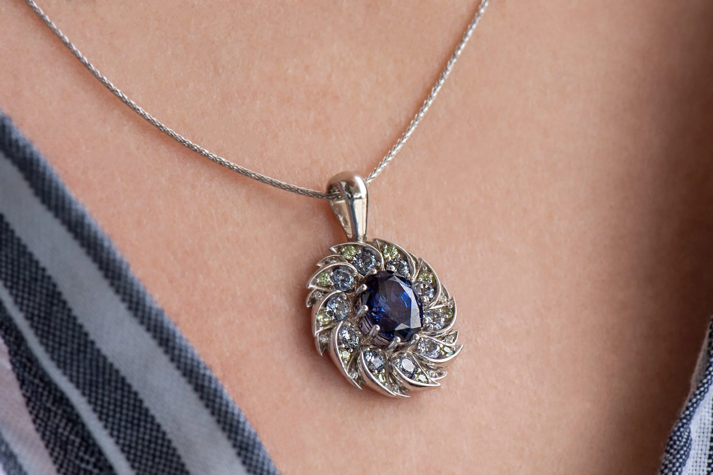 001-06943-001_Sapphire-Pendant-with-Lavender-Spinel-and-Demantoid-Garnet-Halo_01.jpg