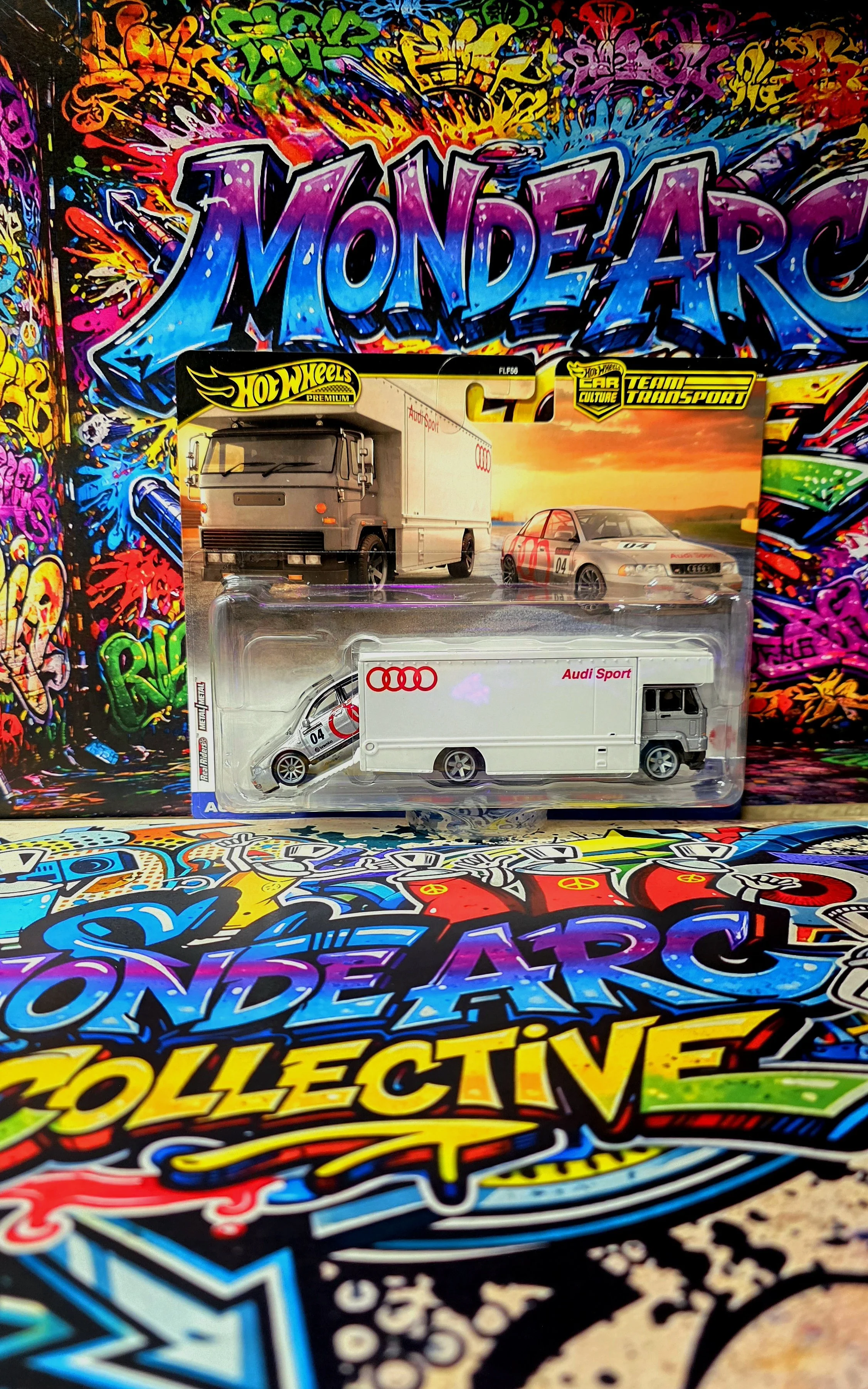 Hot Wheels Audi S4 Quattro Team Transport Set