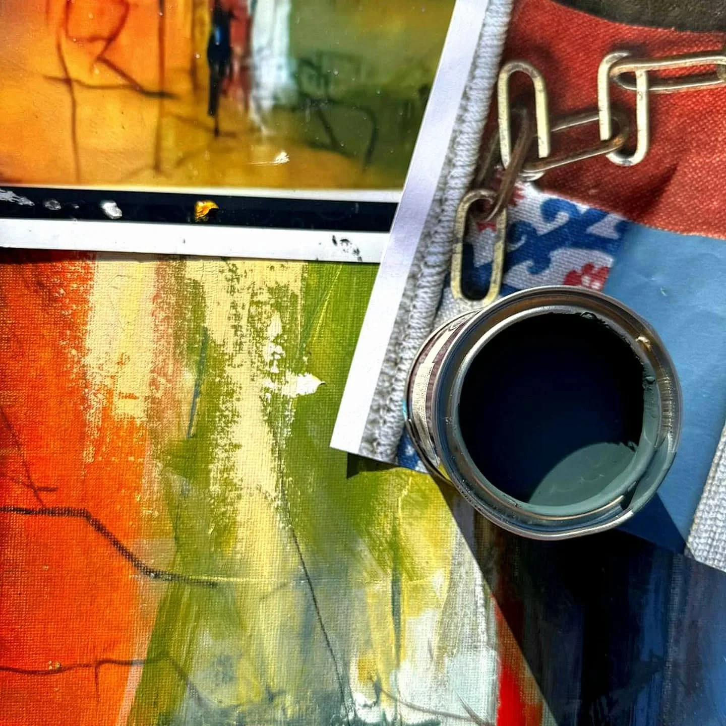 I'm absolutely loving working with Clair and Eleanor @breretonpinningtondesign on this fantastic renovation at Penvale Lodges. 

Thought I'd share a little behind the scenes insight into the design process that goes into creating each piece of artwor