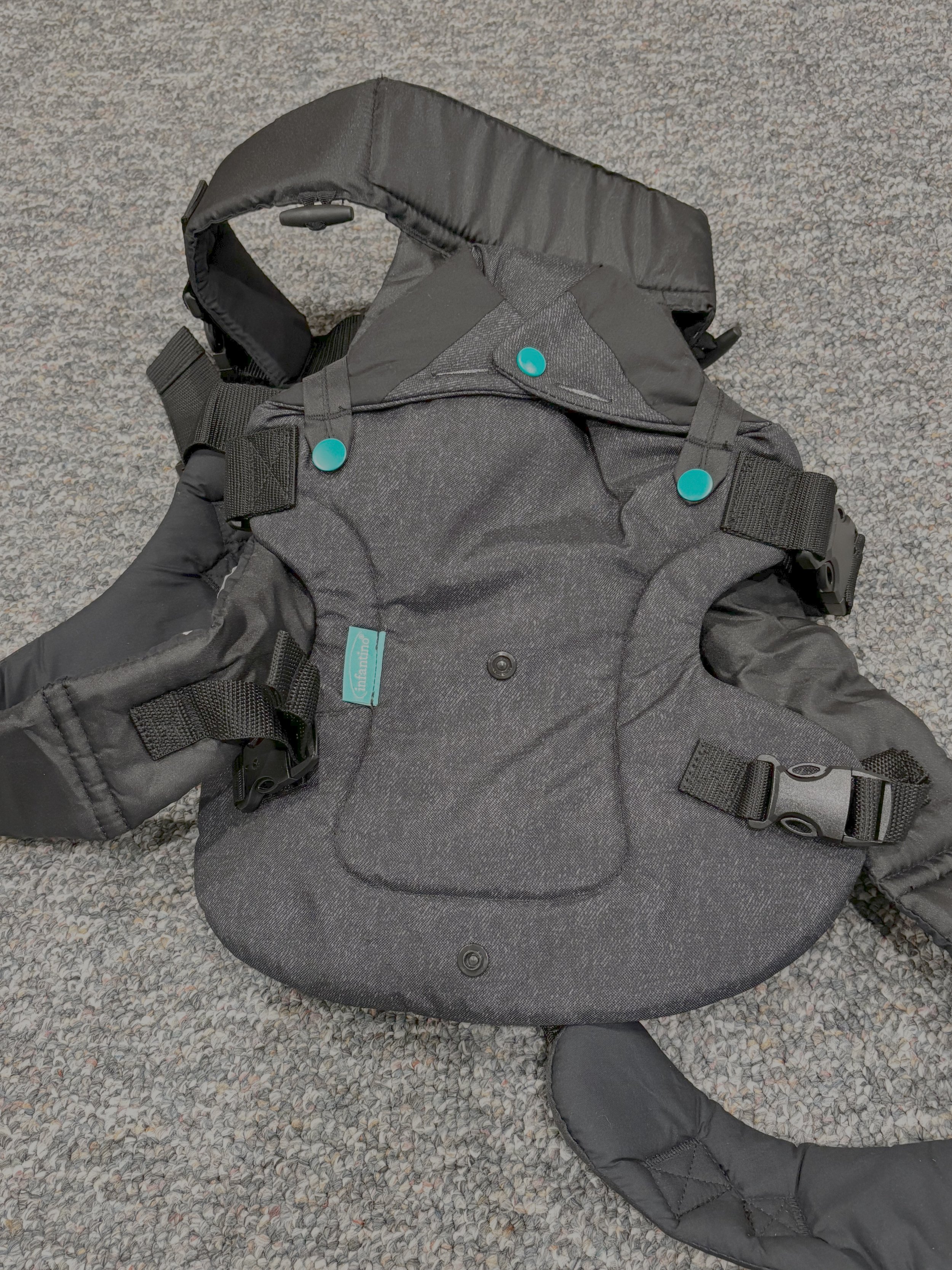 infantino carrier.jpg