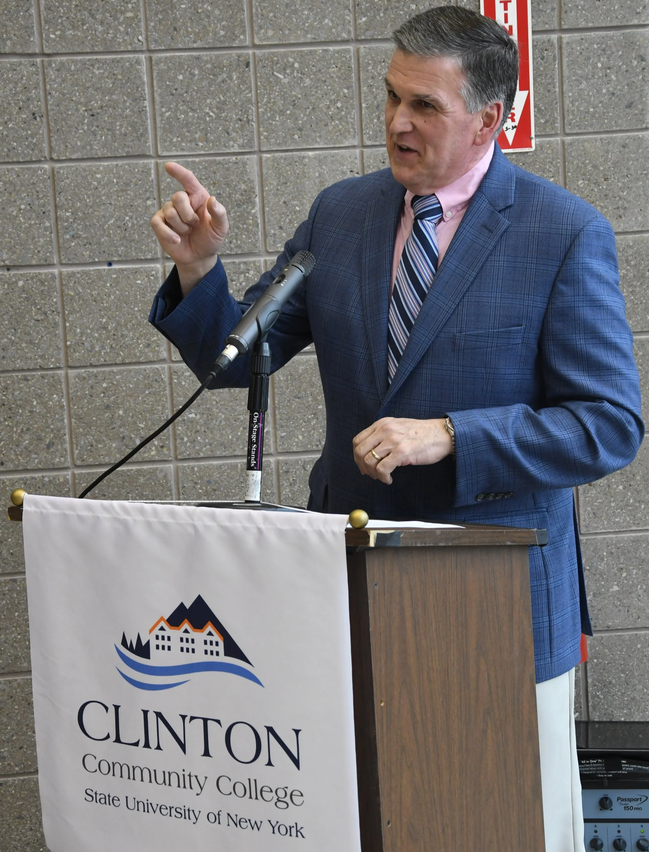 Sheriff Dave Favro speaking at Clinton Community College where he served as Board Chair.
