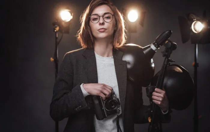 In-House vs Outsourcing Product Photography