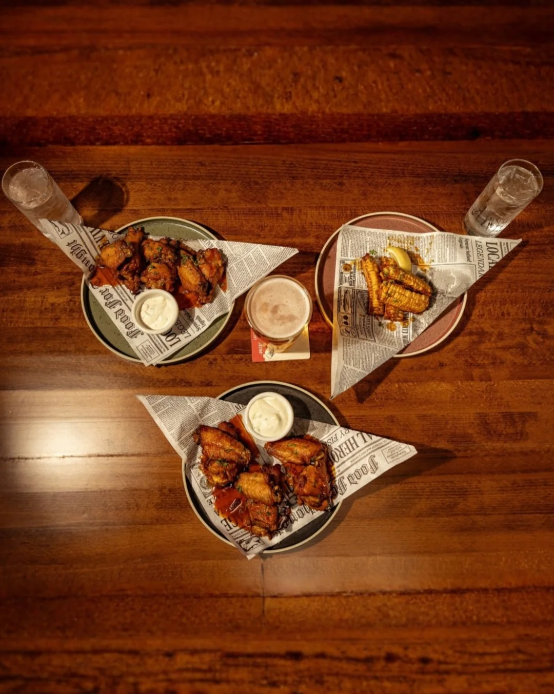 The Holy Trinity 🍗 🐝 

Half off wings every Wednesday! Take your pick 🏆 Lemon Pepper, Buffalo, or Barbecue wings, served with blue cheese or ranch, celery sticks, &amp; carrot sticks 

#thebeehiveukiah #wingwednesday #hotwings #buffalowings #lemon