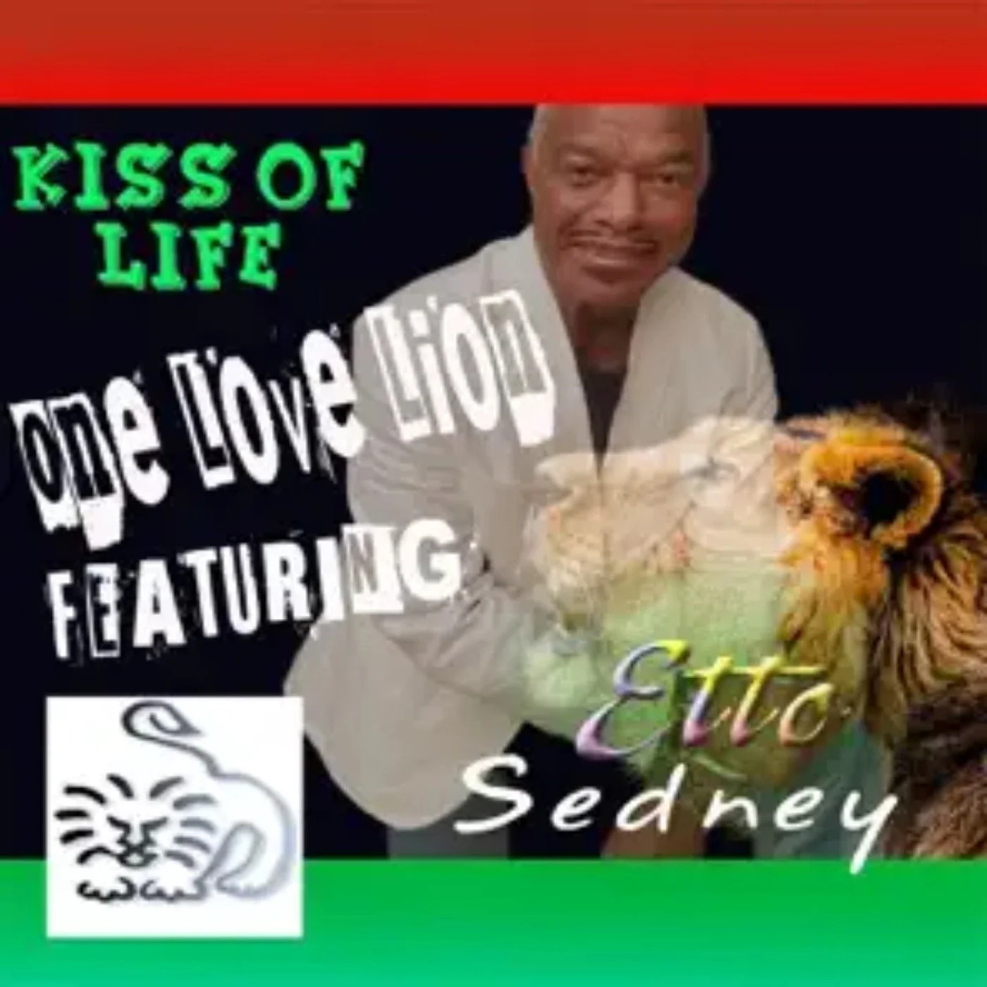 Een man houdt een krokodil vast naast een leeuw in een promotioneel ontwerp met teksten voor een filmpje, inclusief de woorden 'Kiss of Life', 'Love', 'Featuring', 'Citt Sedney', en een zwart-witte leeuw- en kattenface logo.