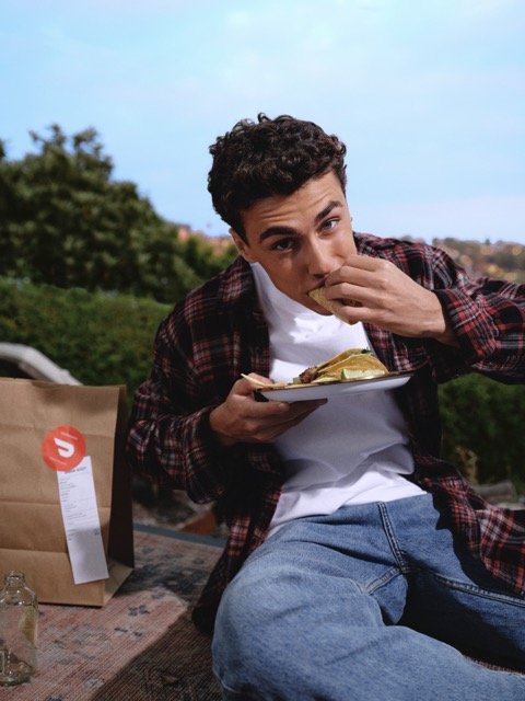 DoorDash_S34RD_1_2313_R Medium.jpeg