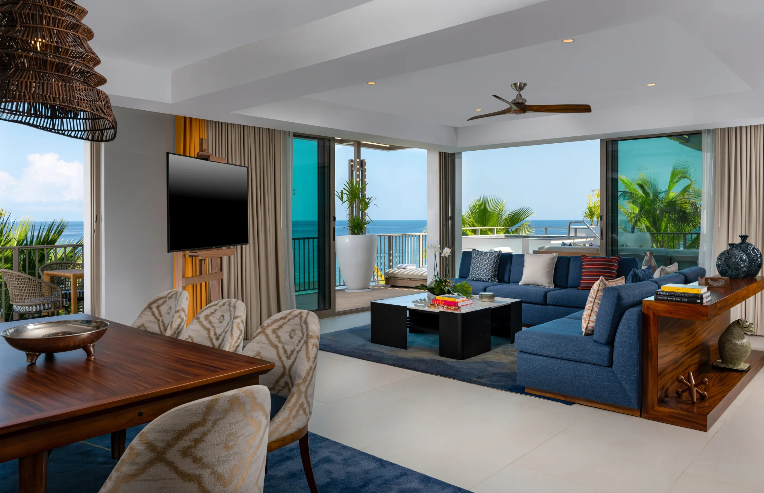 PVRPMCI_Grandsuite livingroom.webp