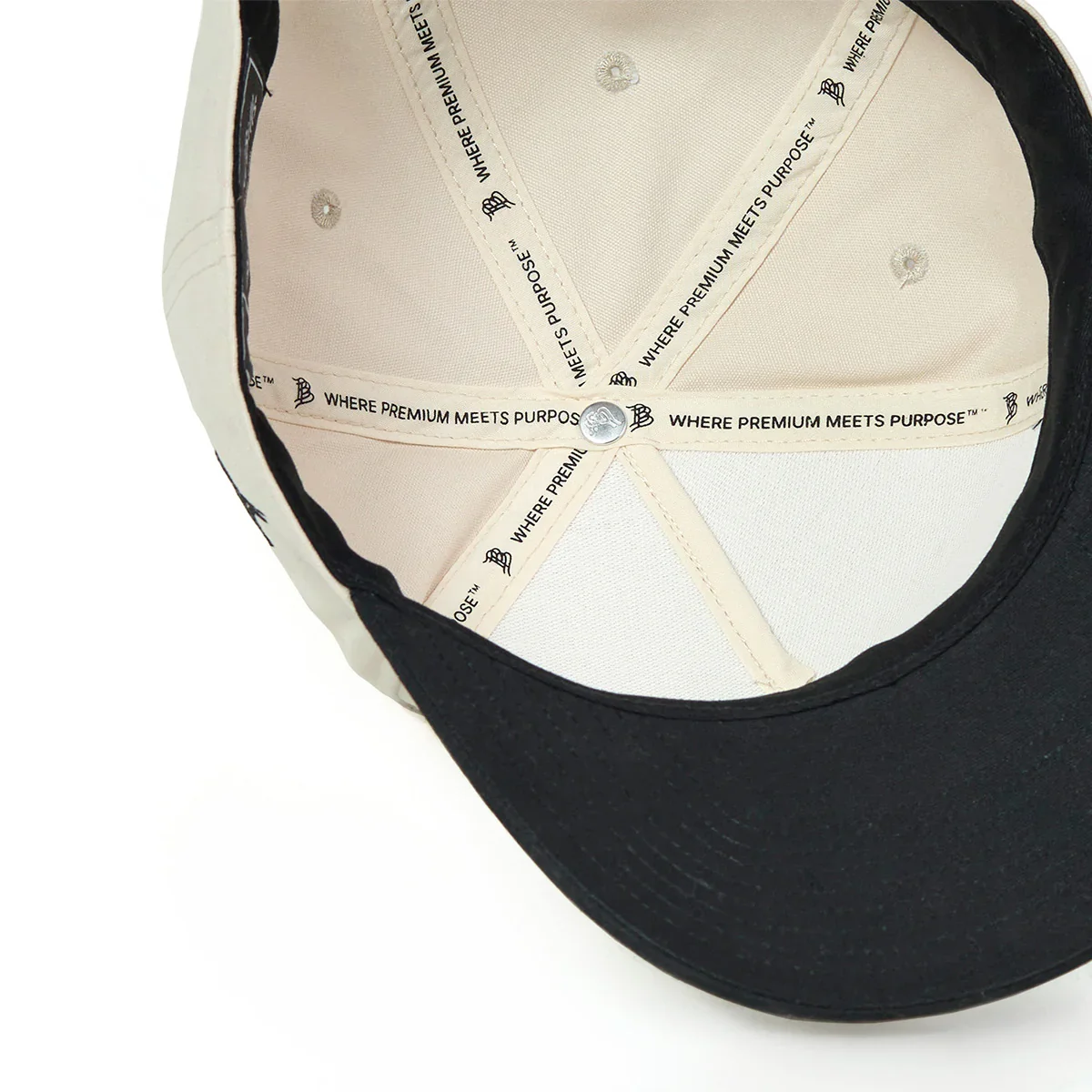 33510_Beige-VintageBlack_Underside_Web.webp