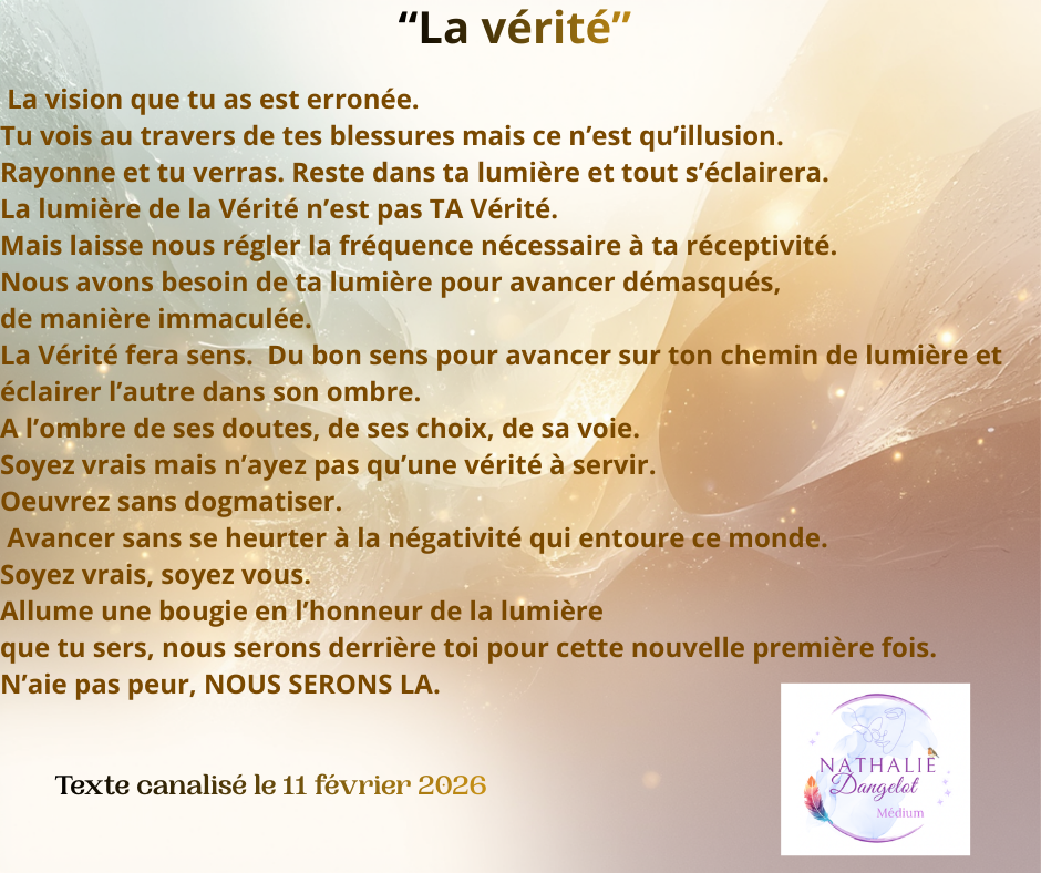 Une image avec un fond doux de couleurs beige et doré, contenant un poème intitulé "La vérité" écrit en français, avec un logo en coin inférieur droit représentant un cercle avec une plume, une fleur et le nom Nathalie Dangelot.