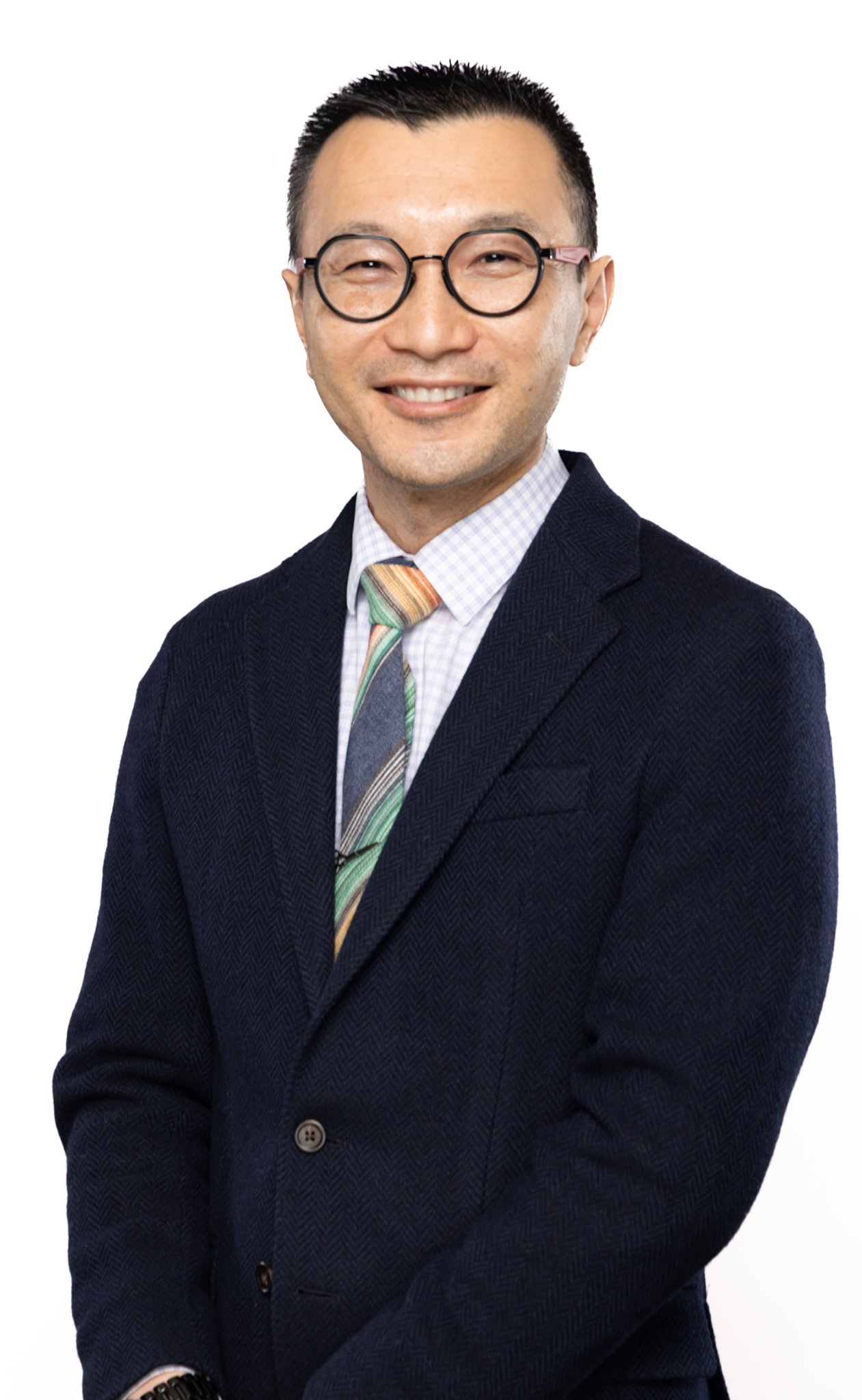 Nhue Do, luxury real estate agent for medical professionals in Chicago, Illinois