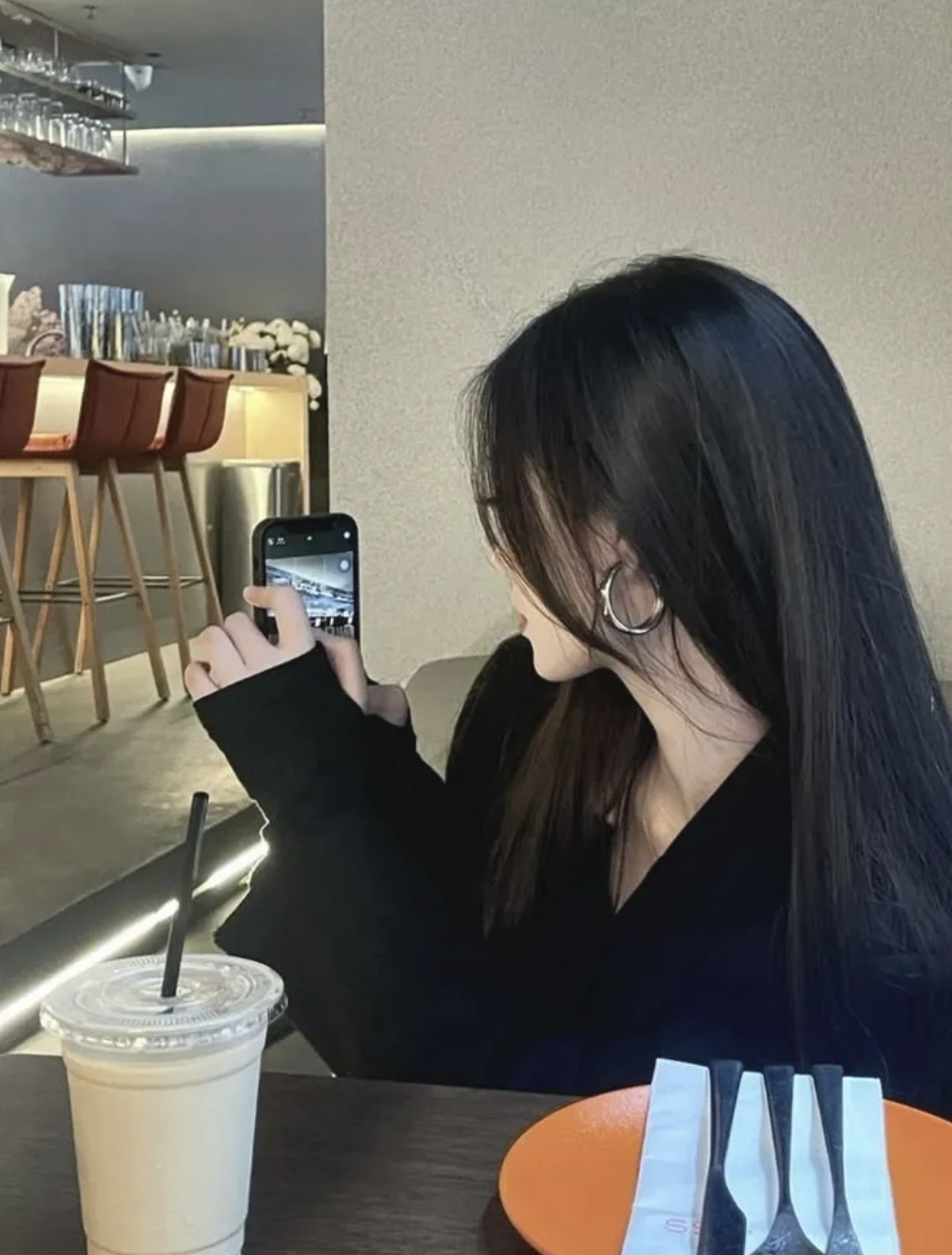 Why Most Female Founders Hate Their Own Marketing &amp; How to Fix It