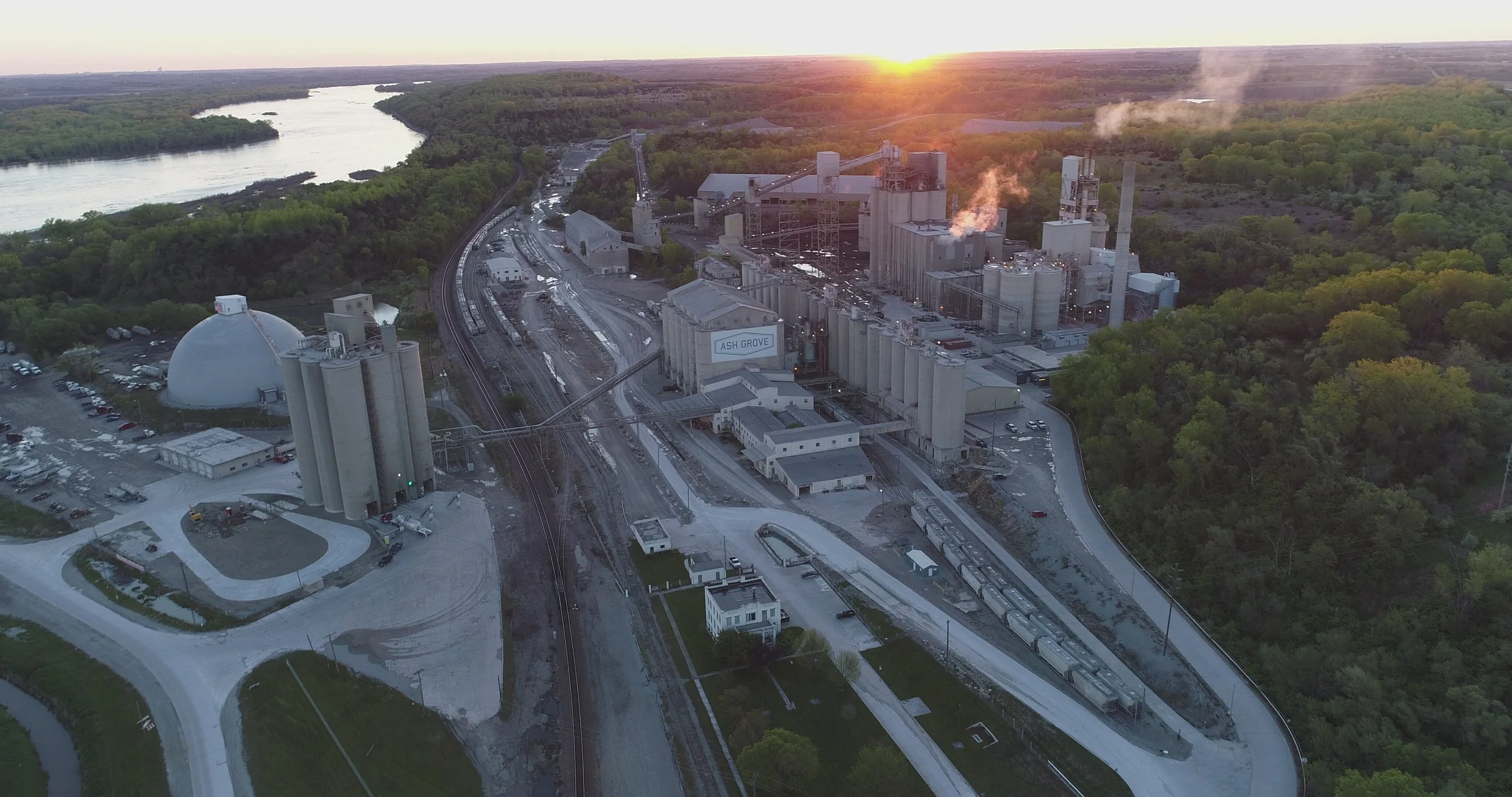 Image of cement plant