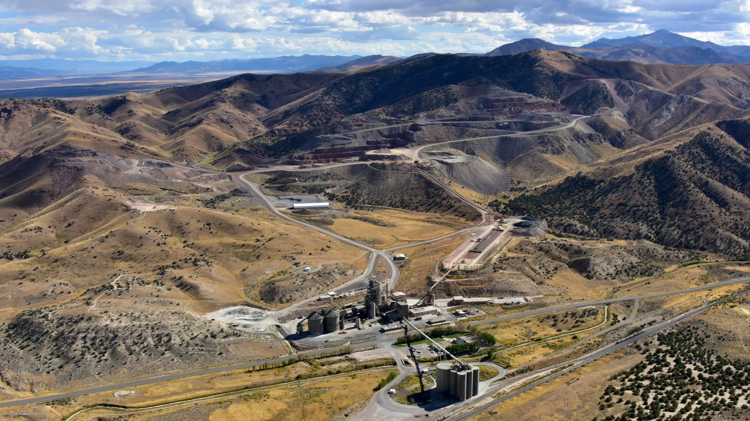 Image of cement plant