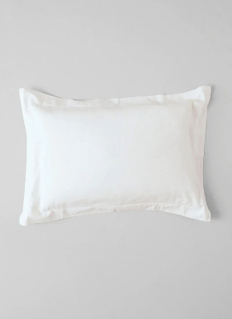 linen pillow.webp