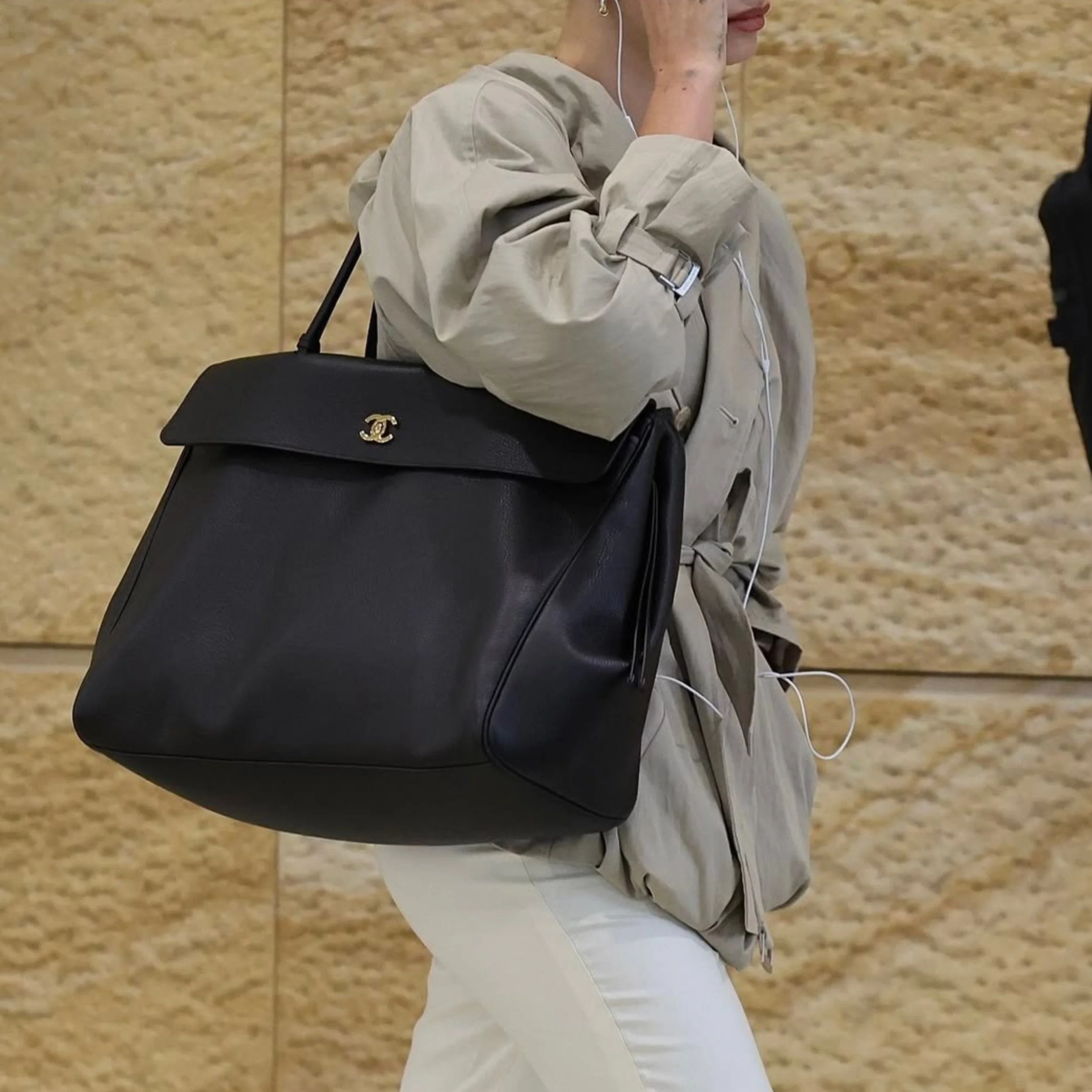 the-most-versatile-bag-colors-to-own-chanel-large-shopping-bag.jpg