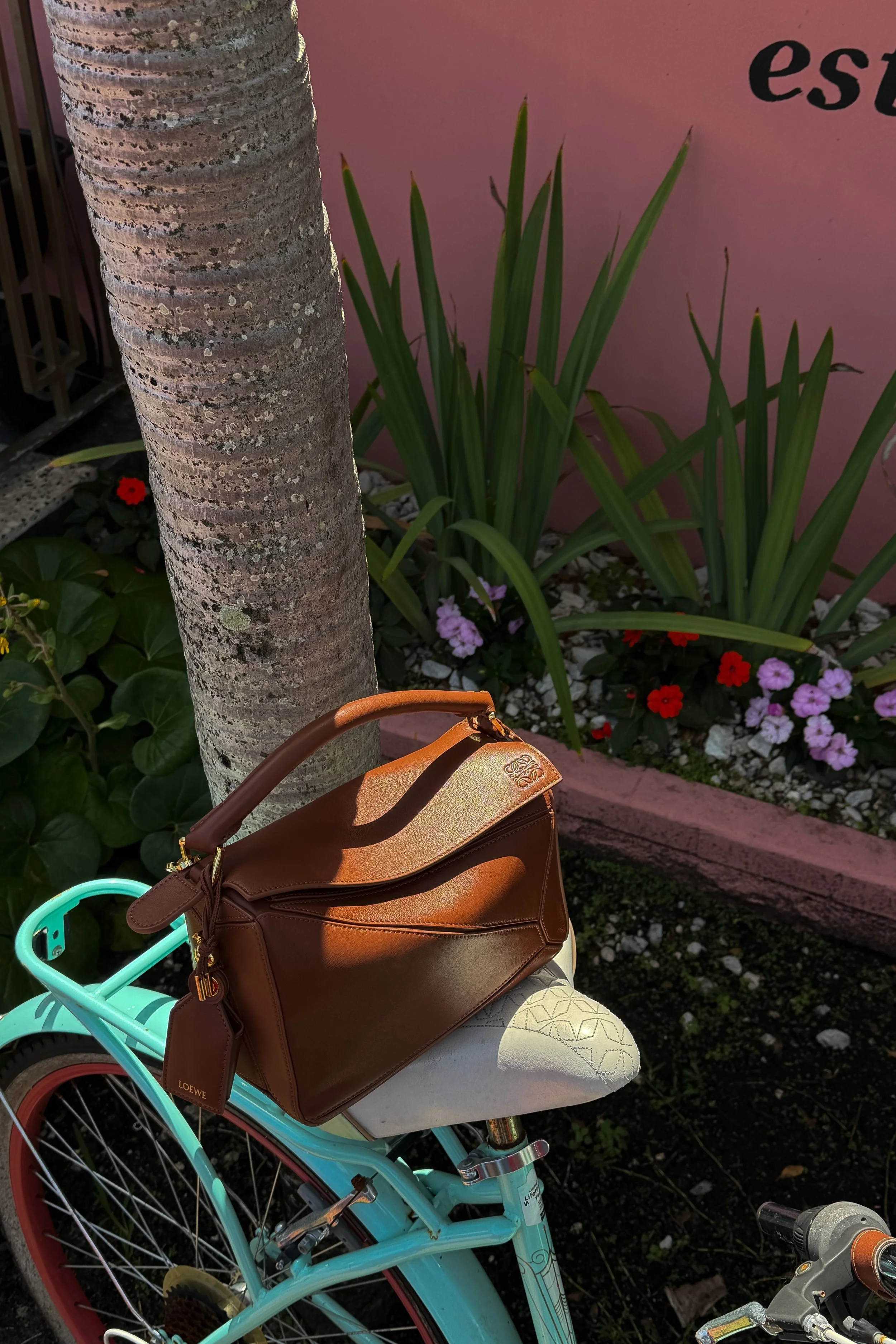 loewe-puzzle-bag-modern-handbag-design.jpg