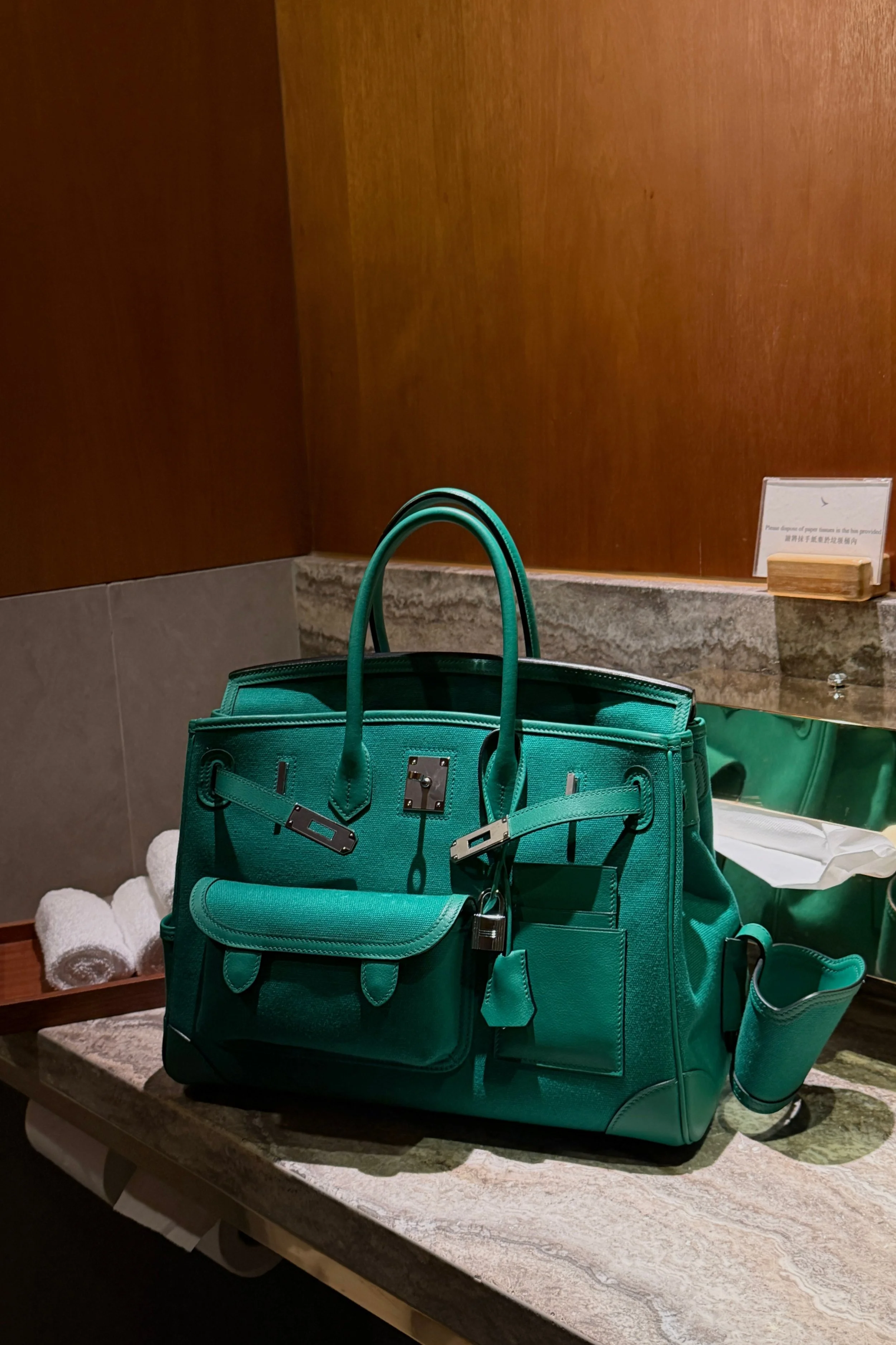 hermes-birkin-cargo-35-hotel-travel-style-lounge.jpg