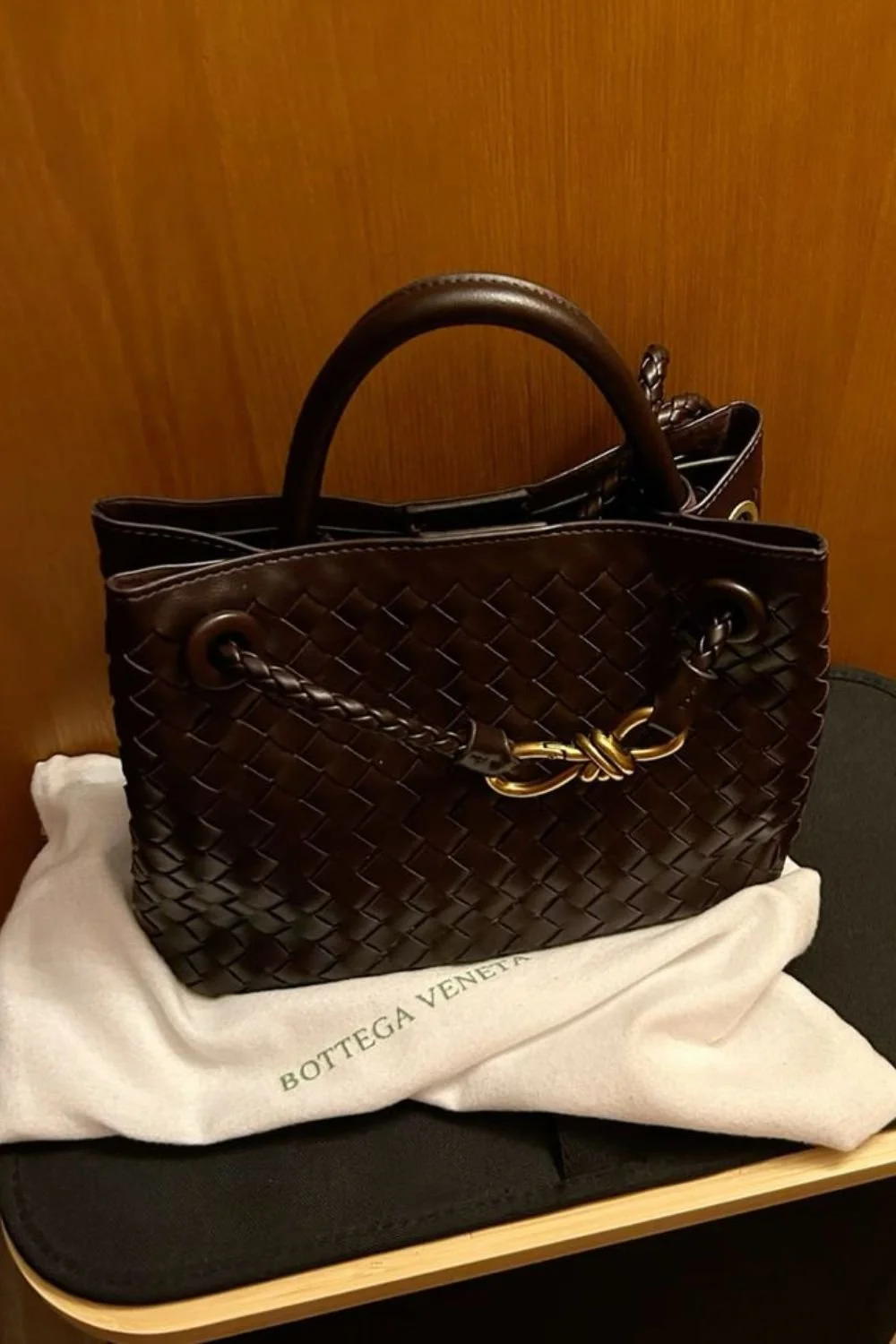 bottega-veneta-andiamo-fondant.jpg