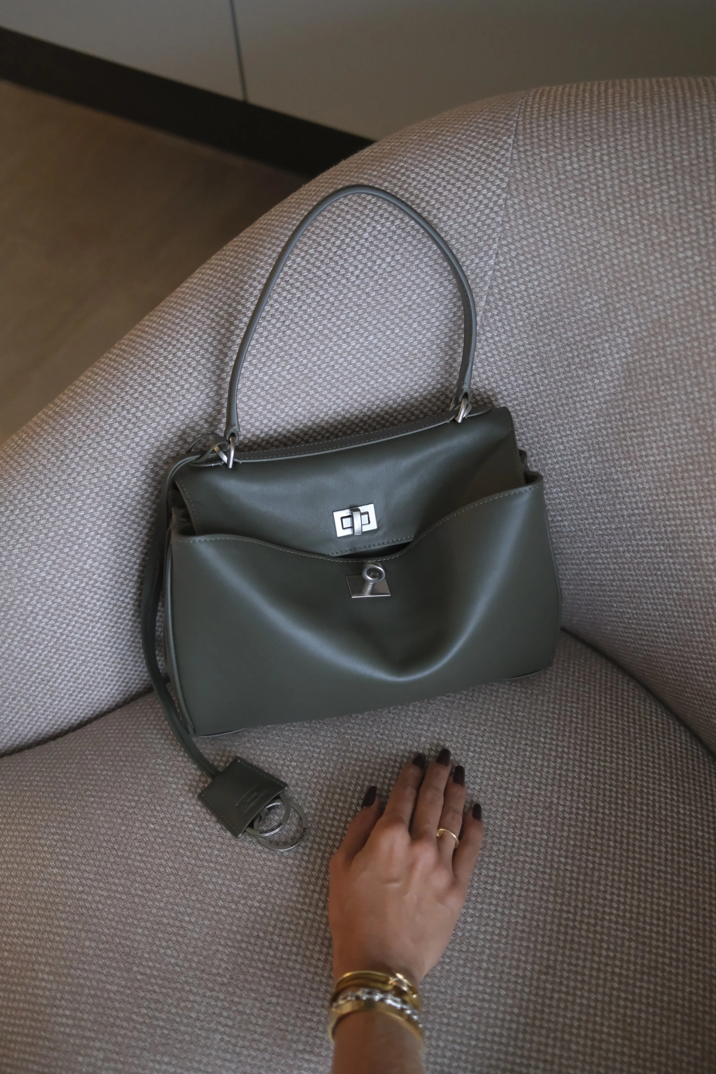 balenciaga-rodeo-bag-details.jpg