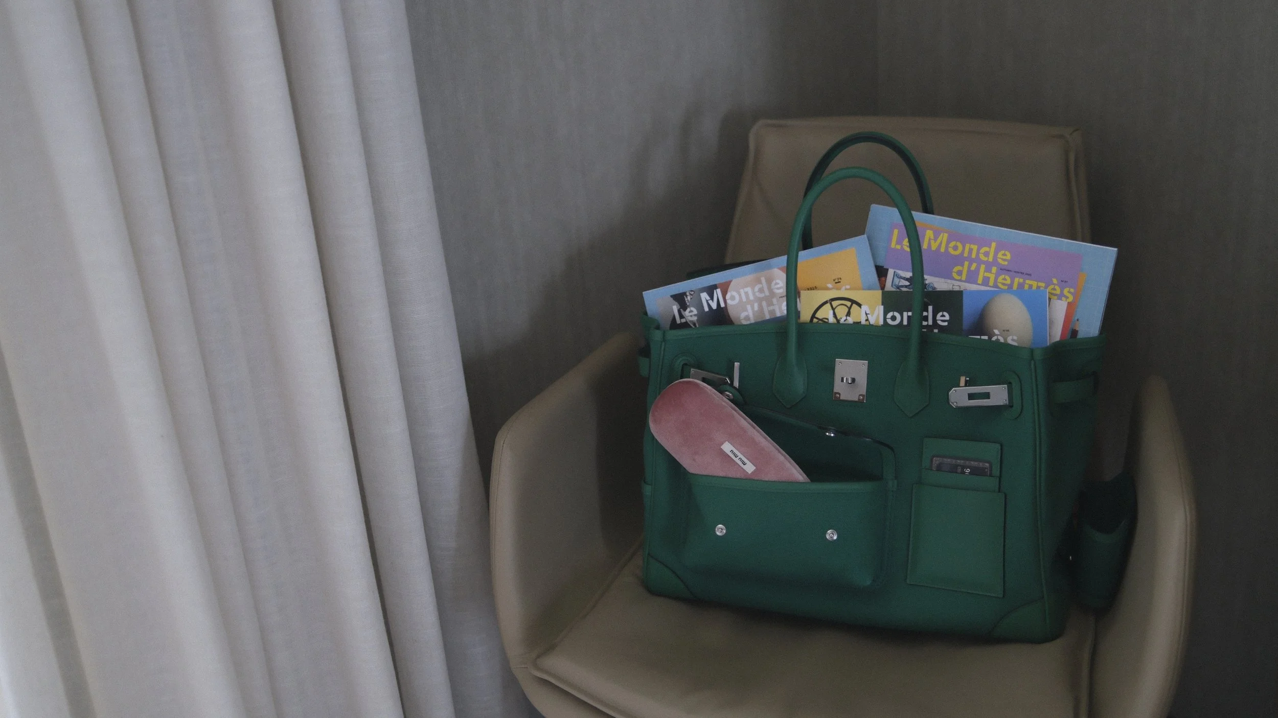 Close-up detail of the Hermès Birkin Cargo 35 in Vert Vertigo with Palladium hardware.