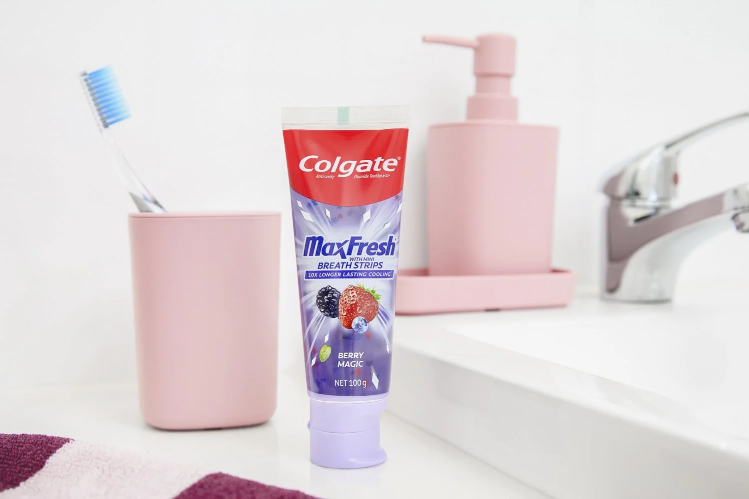 Colgate MaxFresh Berry Magic-ReneeC_1.JPG