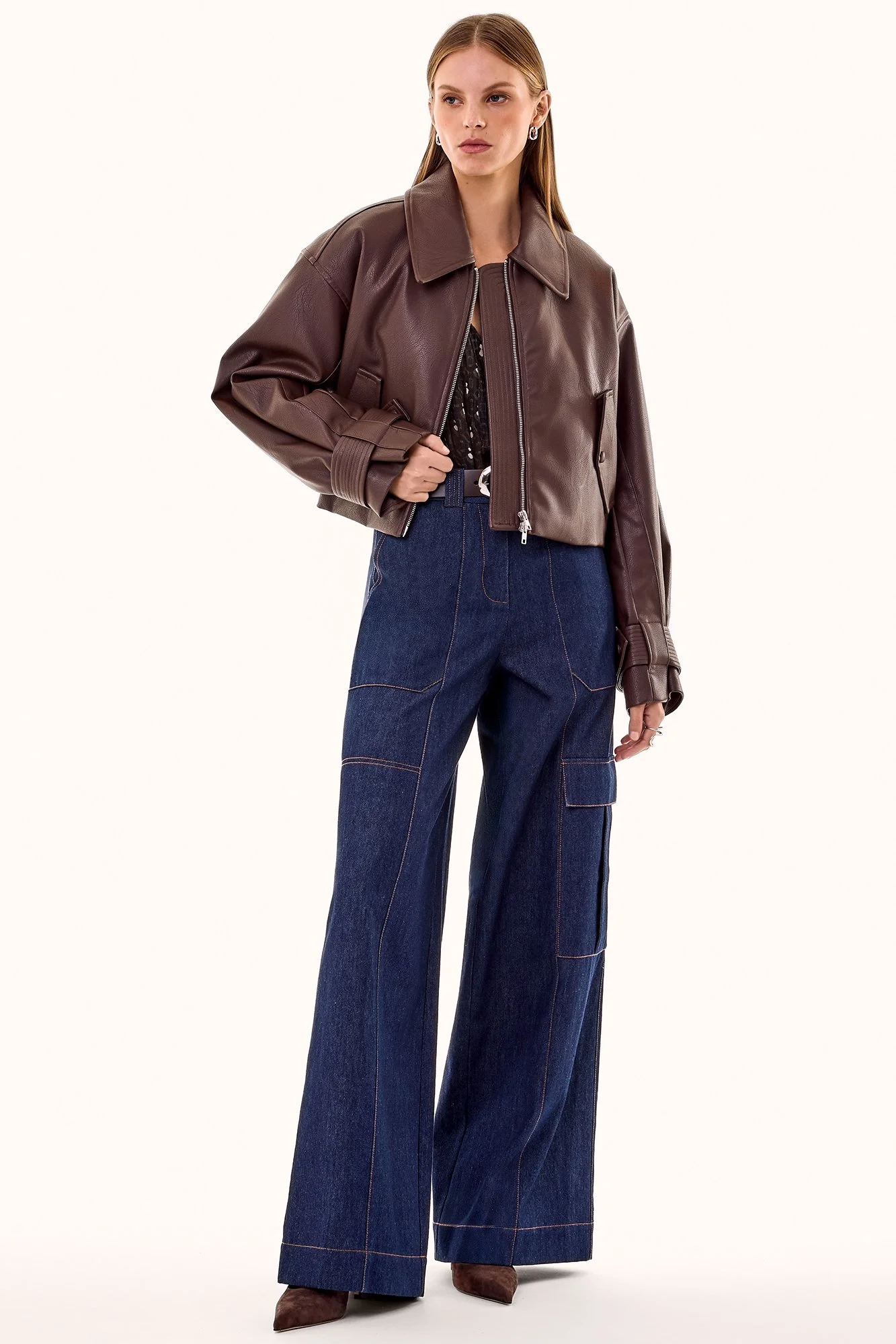 F25 PRODUCT BOOK4311.jpg