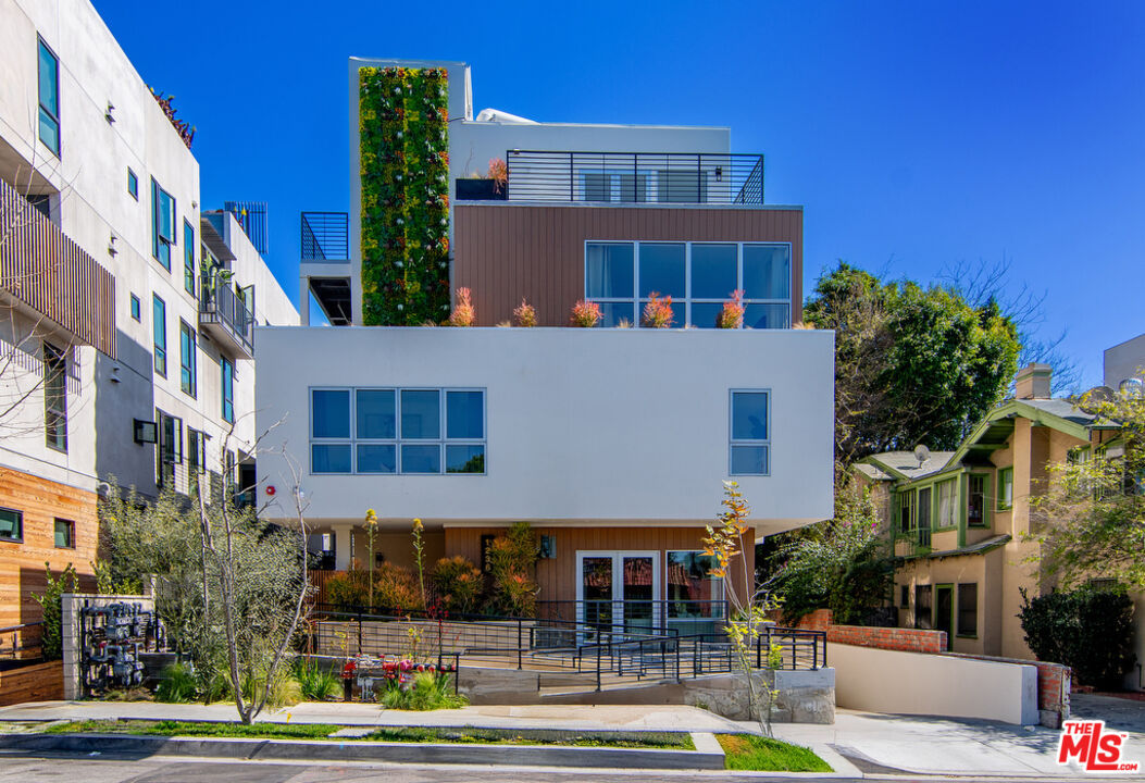 Acquisition and renovation loan, West Hollywood: 8-unit condo building