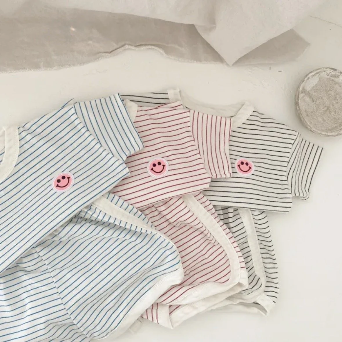 B SMILEY SHORT SET