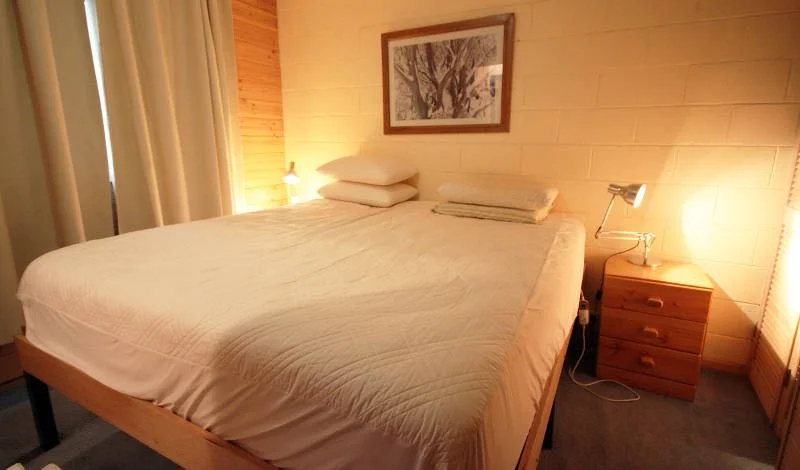 Katmandu-6-bed1_800.jpg