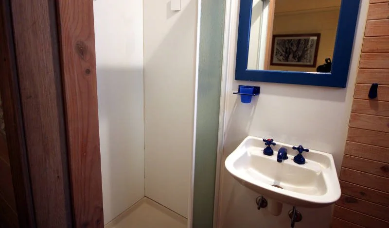 Katmandu-6-ensuite_800.jpg