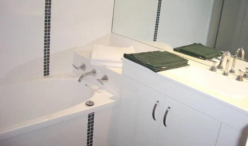 Hub-1-bath1_800.jpg